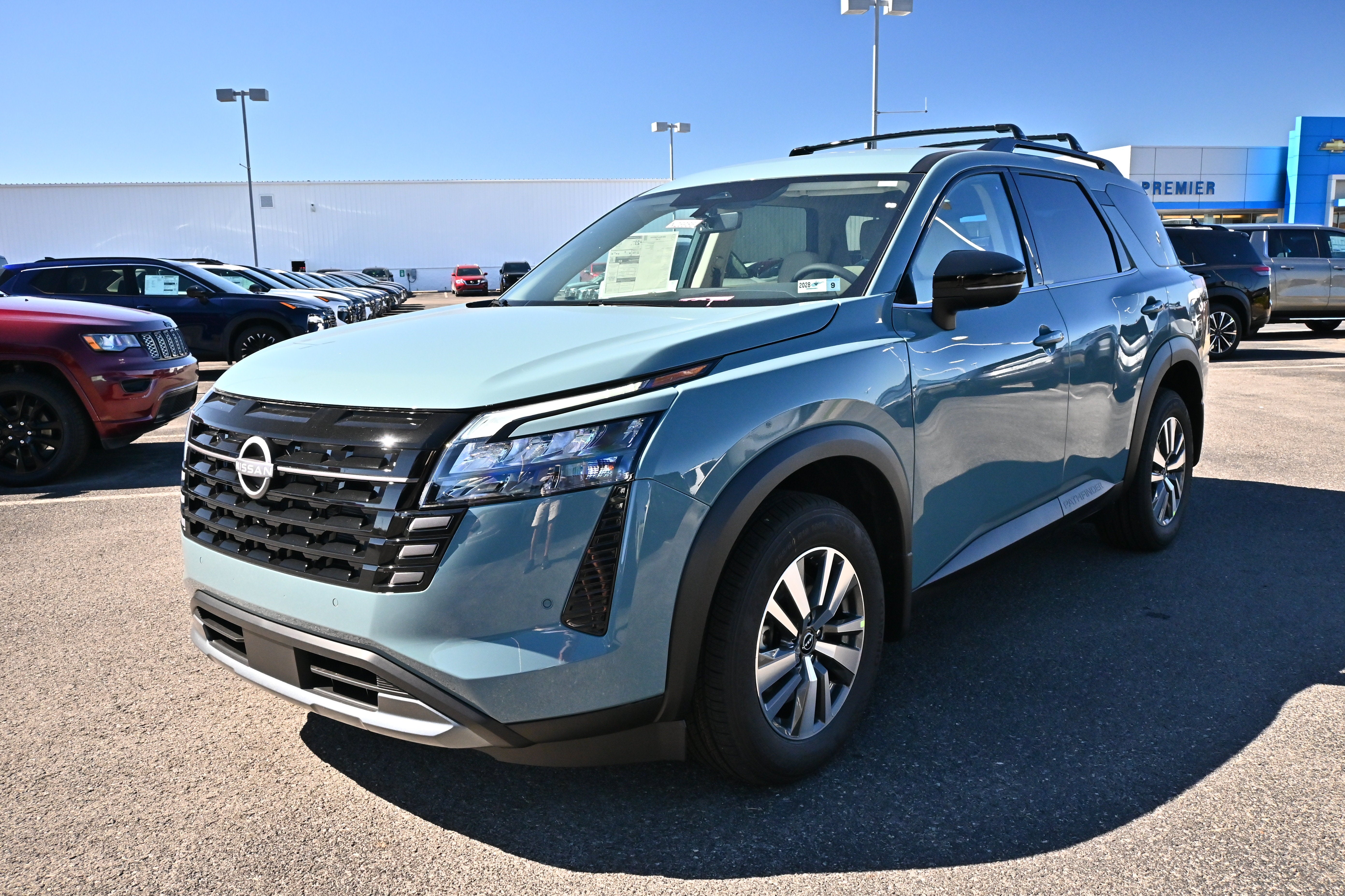 2026 Nissan Pathfinder SL