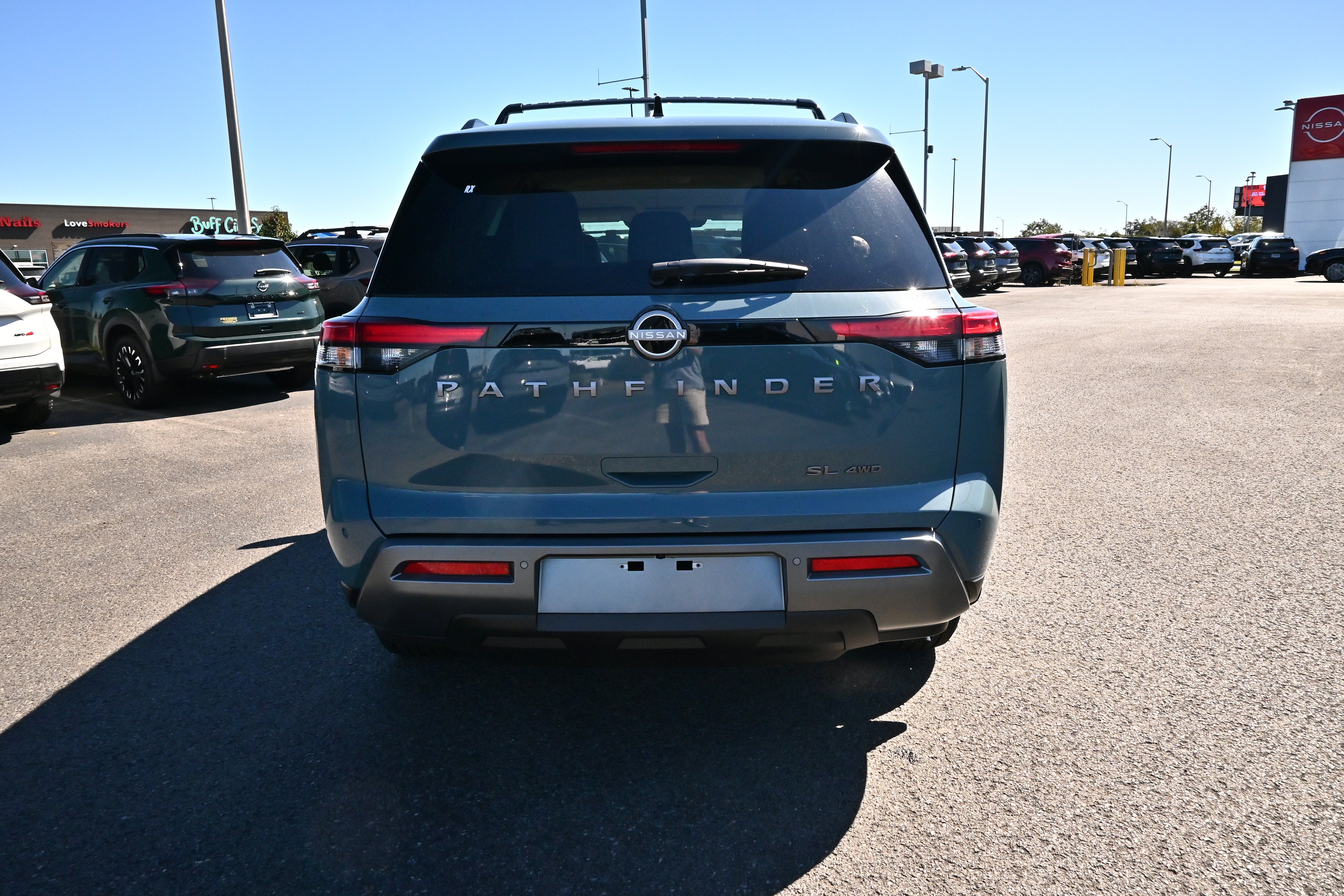 2026 Nissan Pathfinder SL