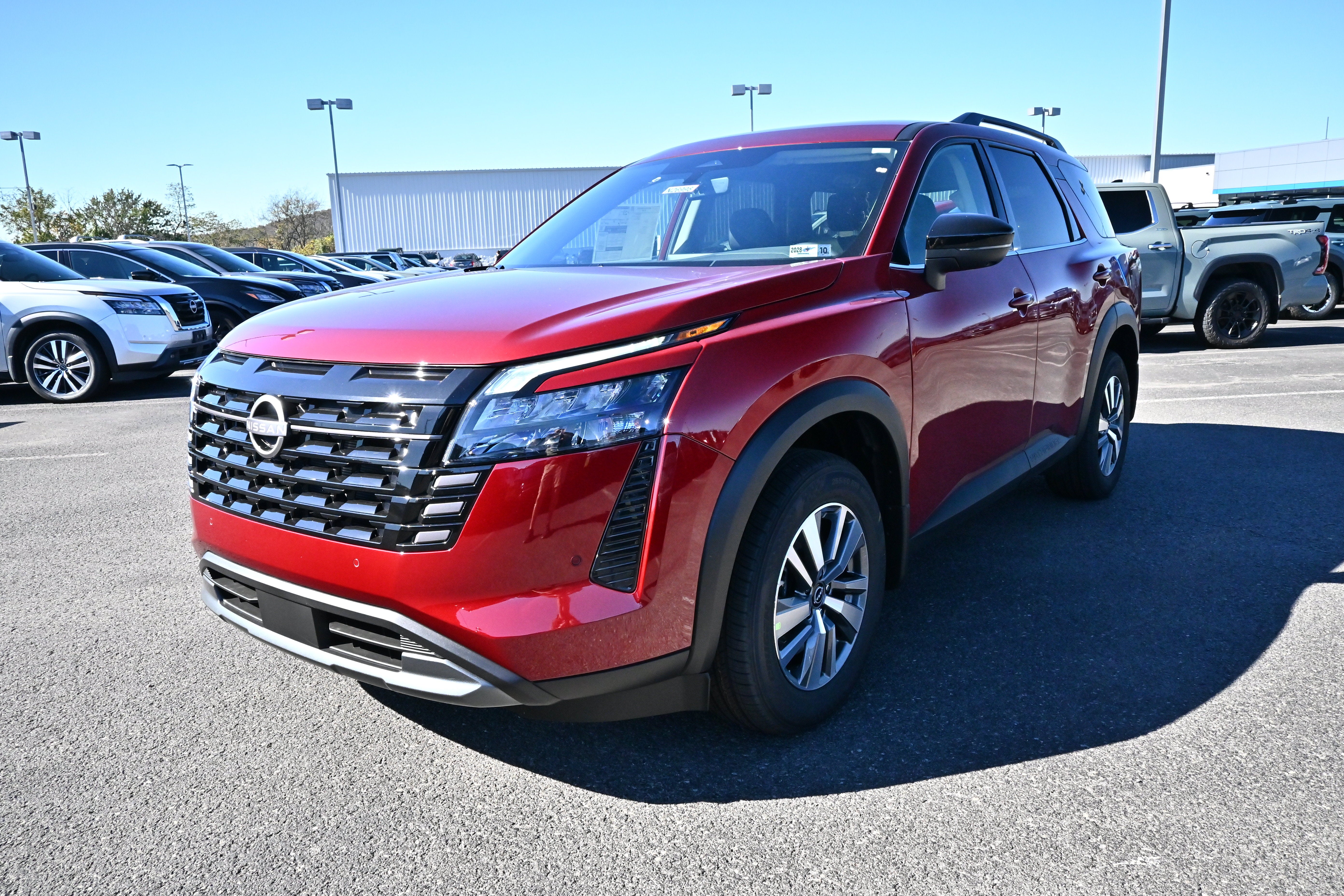 2026 Nissan Pathfinder SL