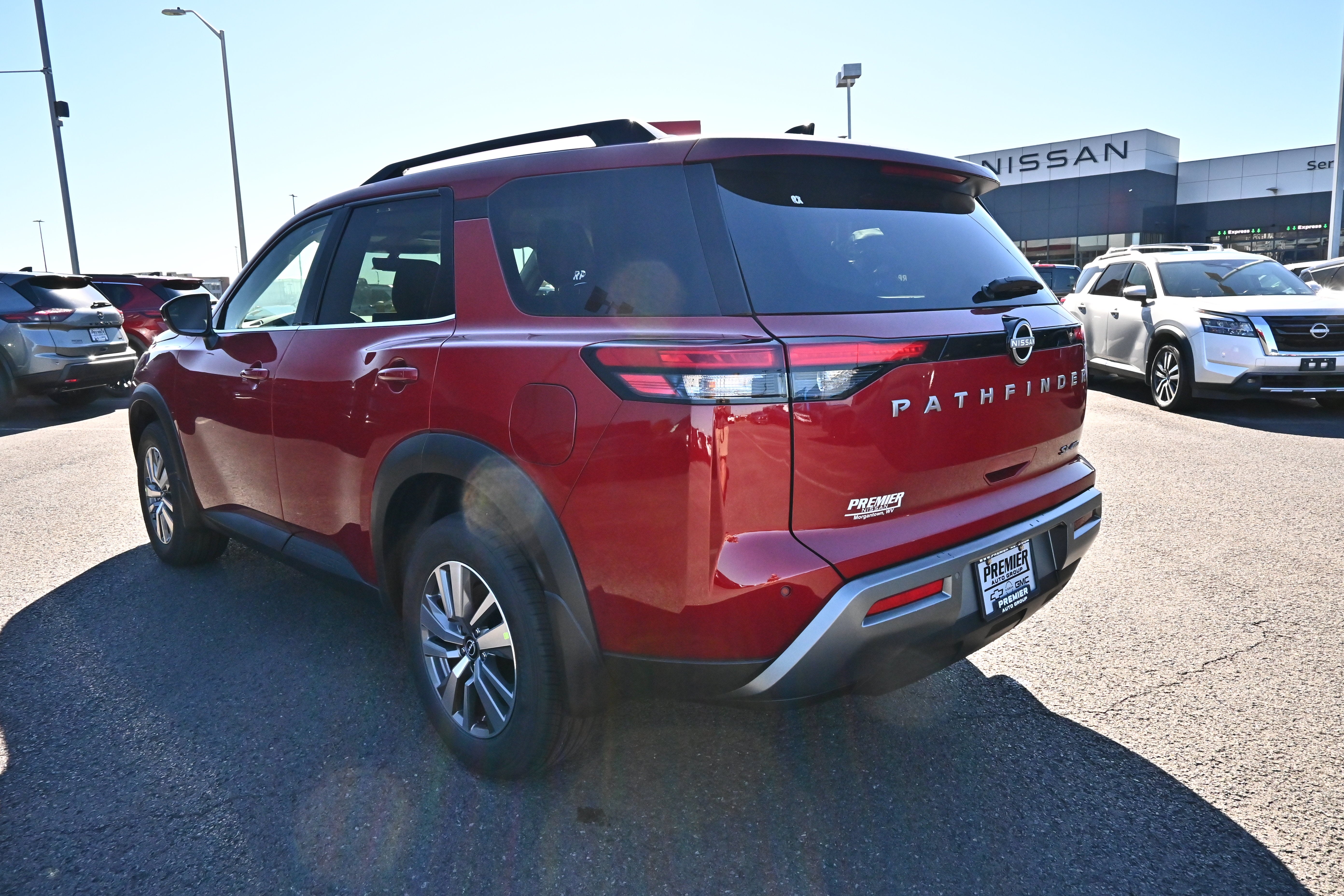 2026 Nissan Pathfinder SL