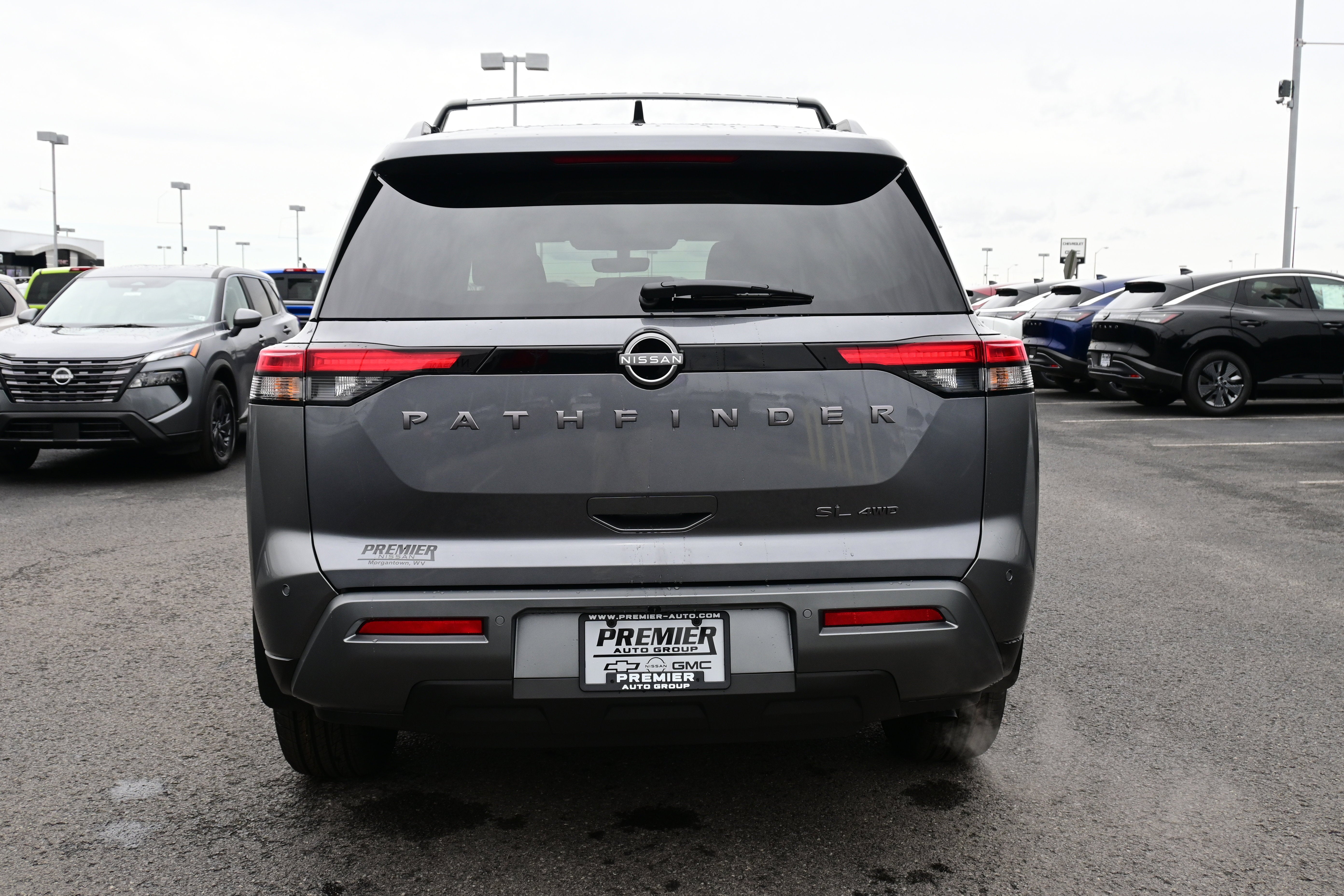 2026 Nissan Pathfinder SL