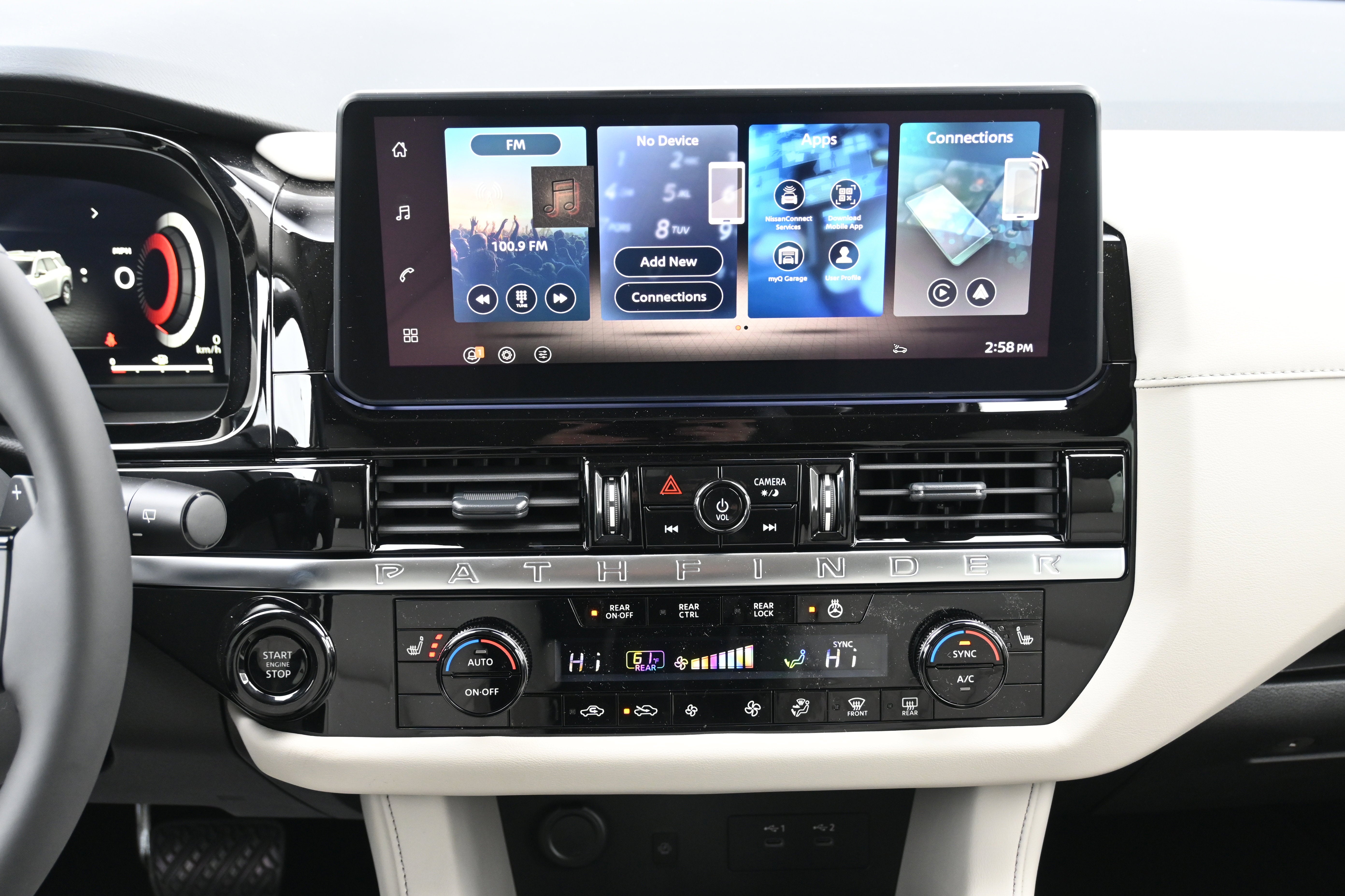 2026 Nissan Pathfinder SL