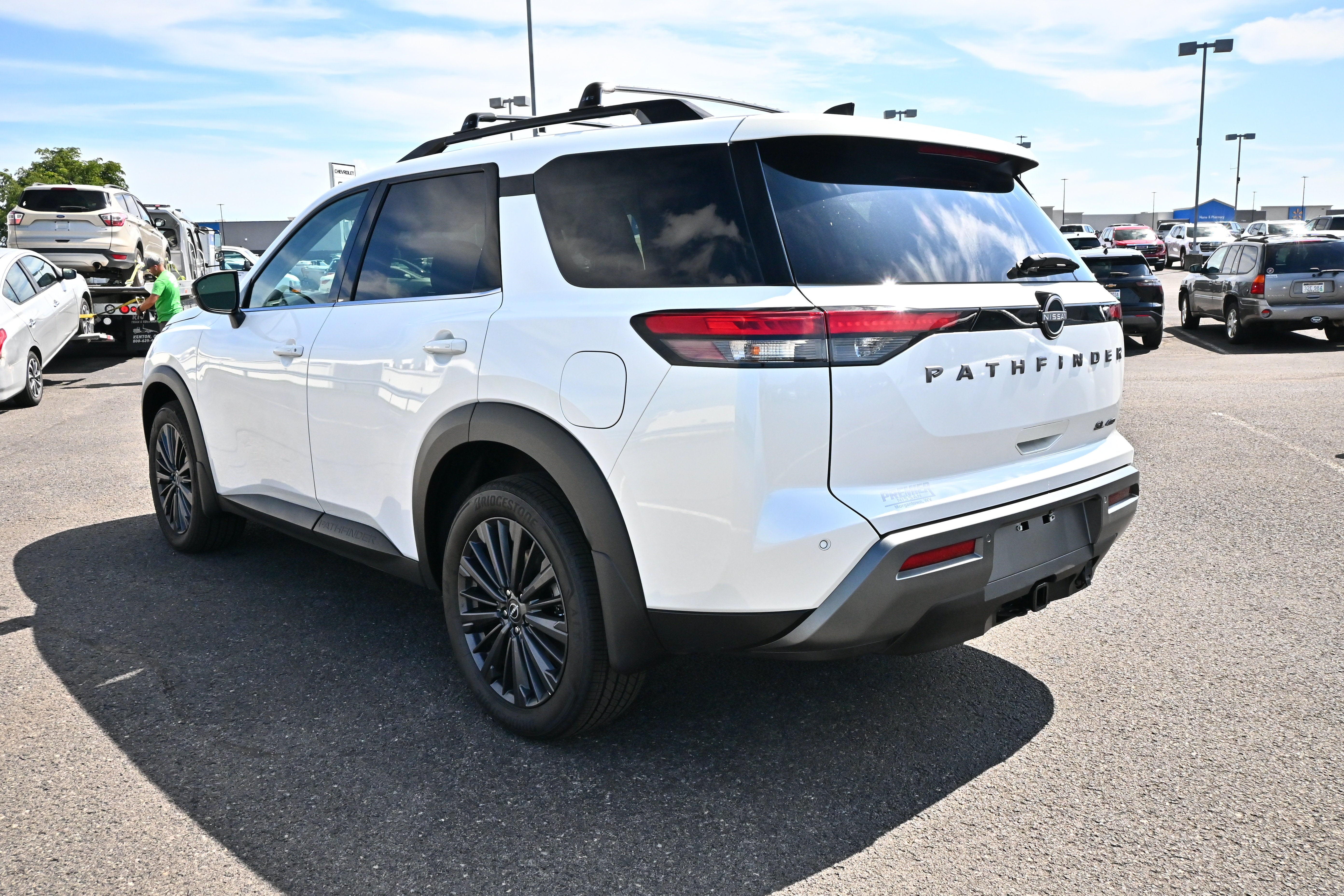 2026 Nissan Pathfinder SL