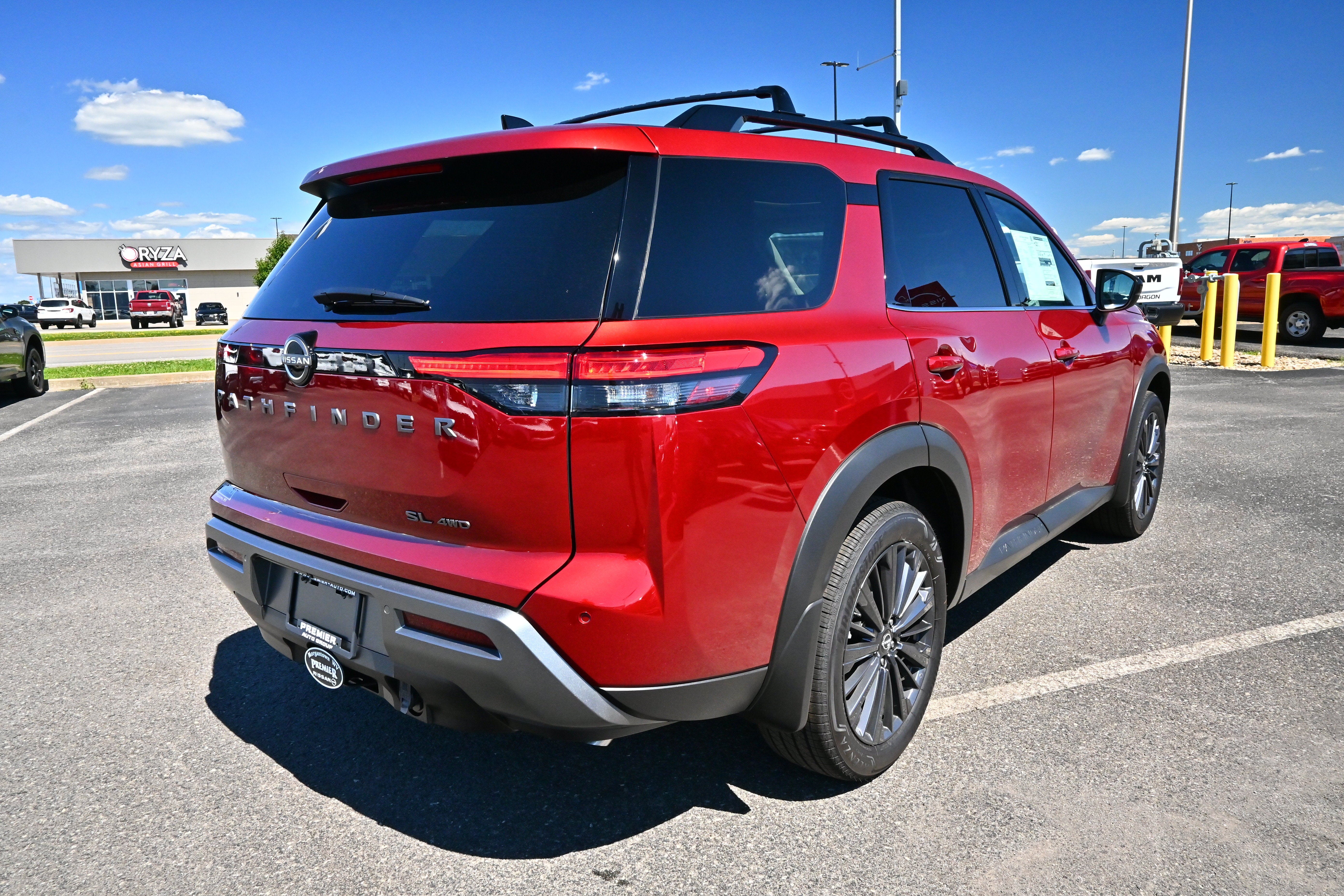 2026 Nissan Pathfinder SL