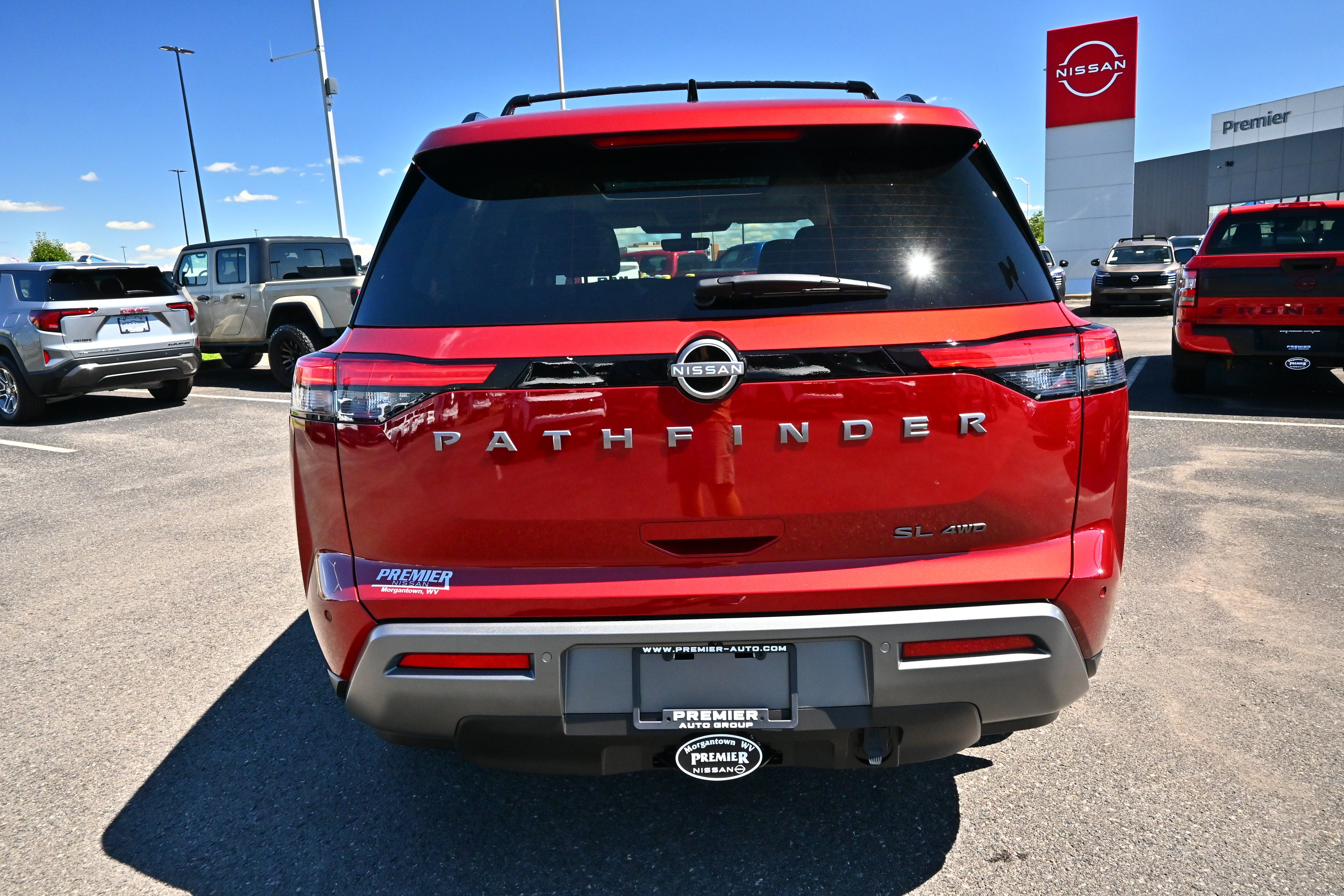 2026 Nissan Pathfinder SL