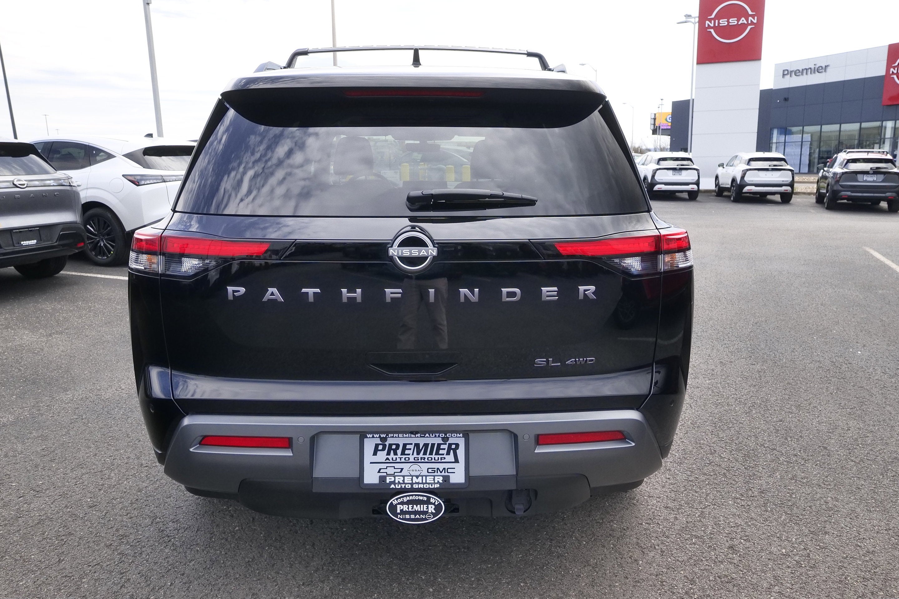 2026 Nissan Pathfinder SL