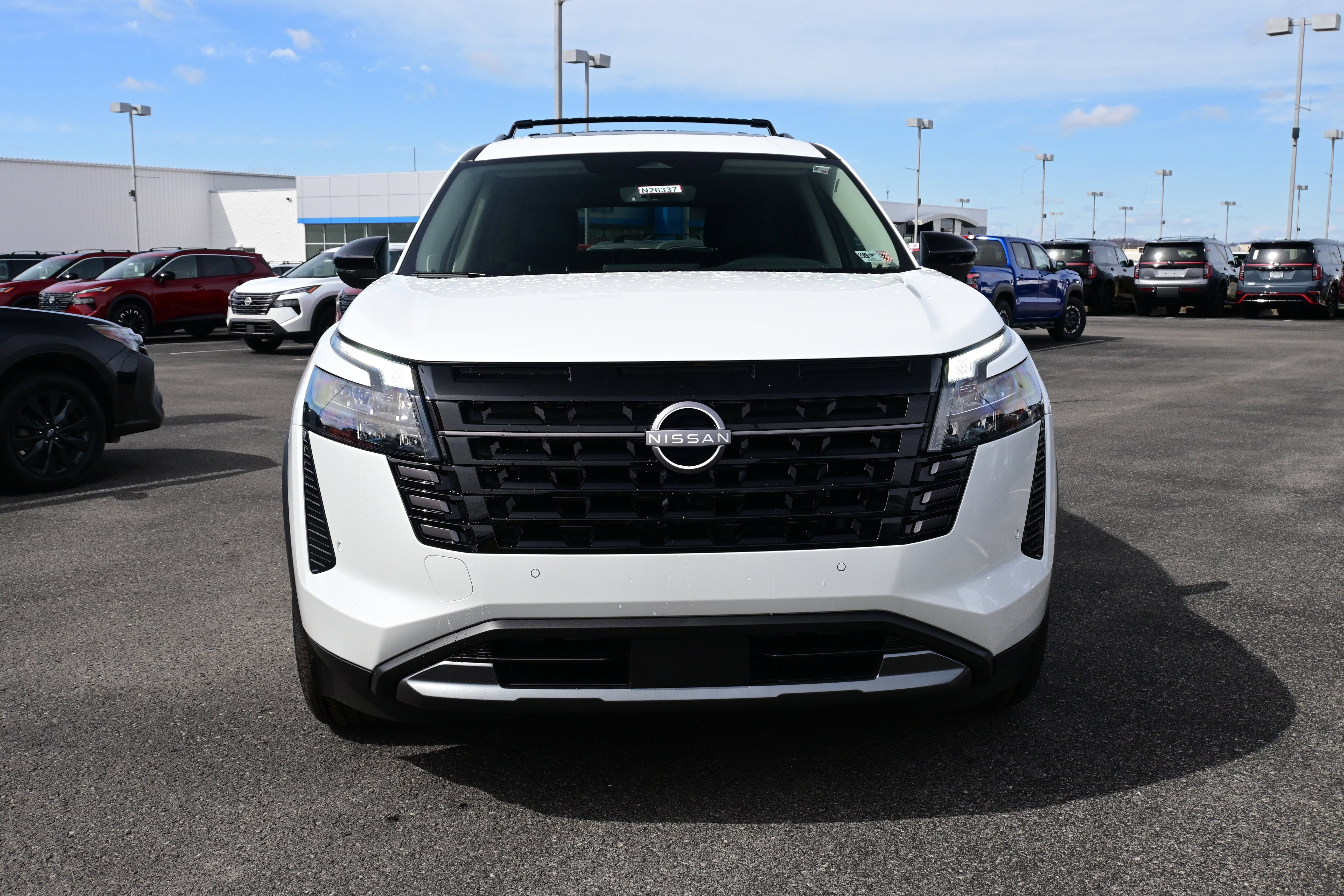 2026 Nissan Pathfinder SL