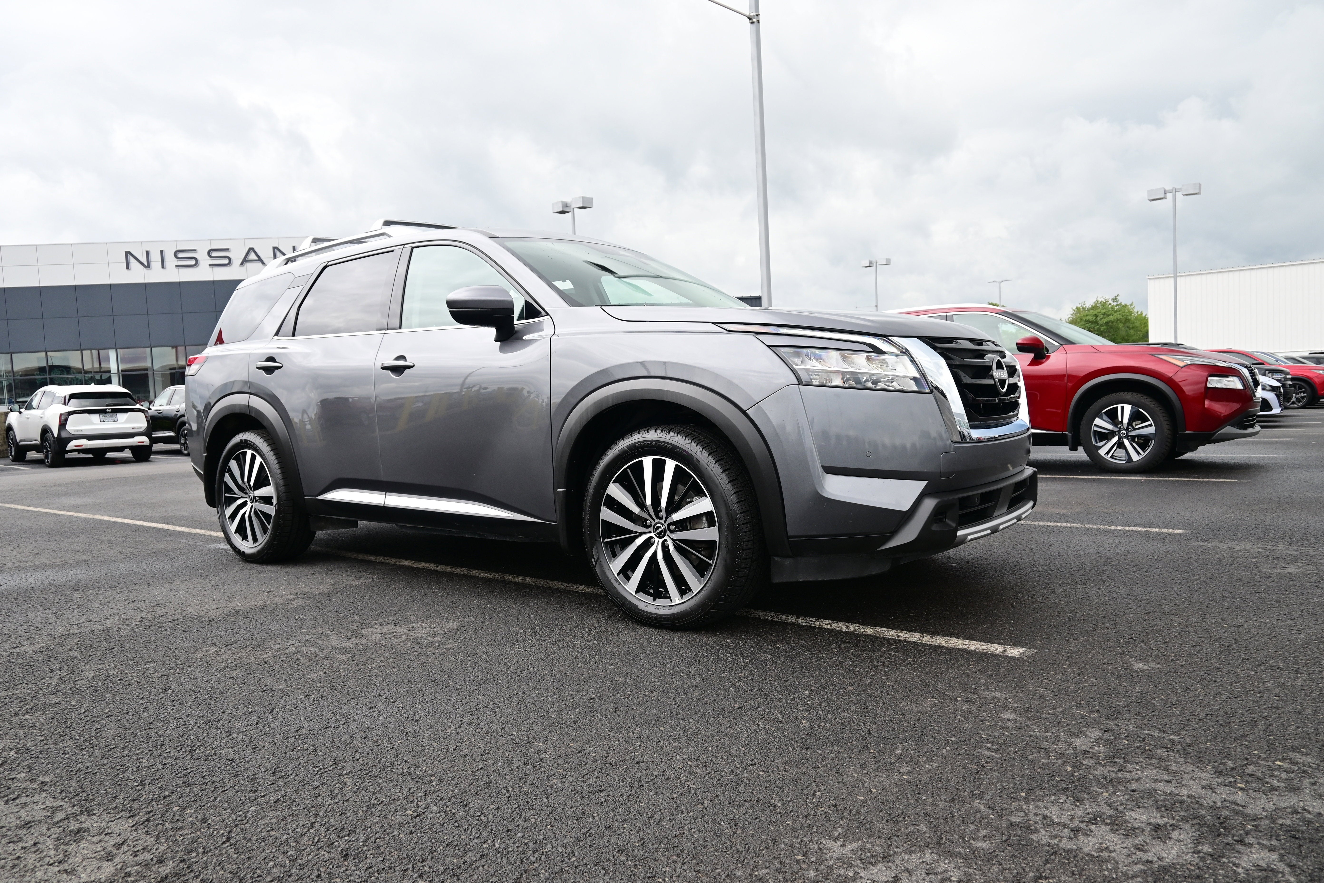 2024 Nissan Pathfinder Platinum