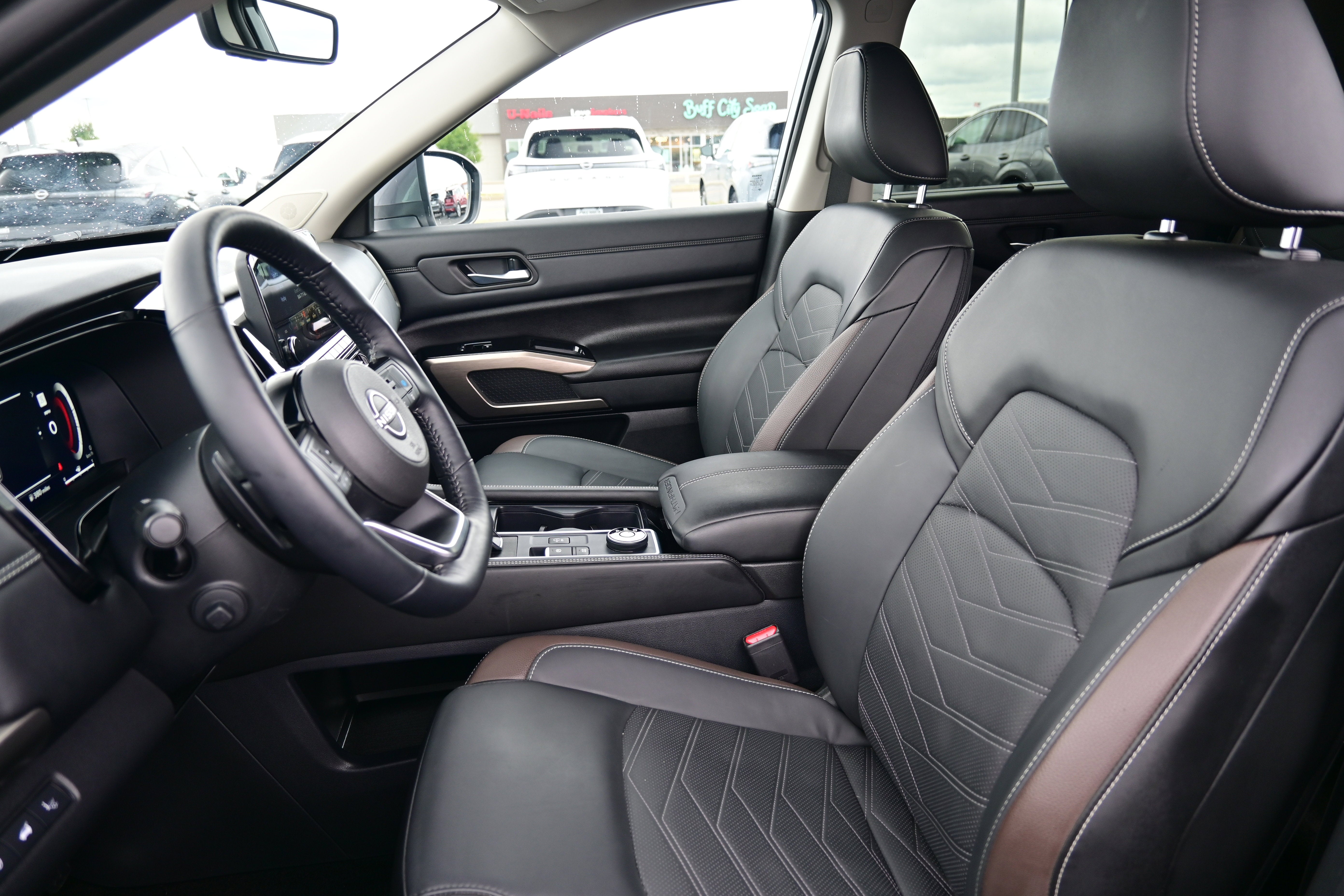 2024 Nissan Pathfinder Platinum