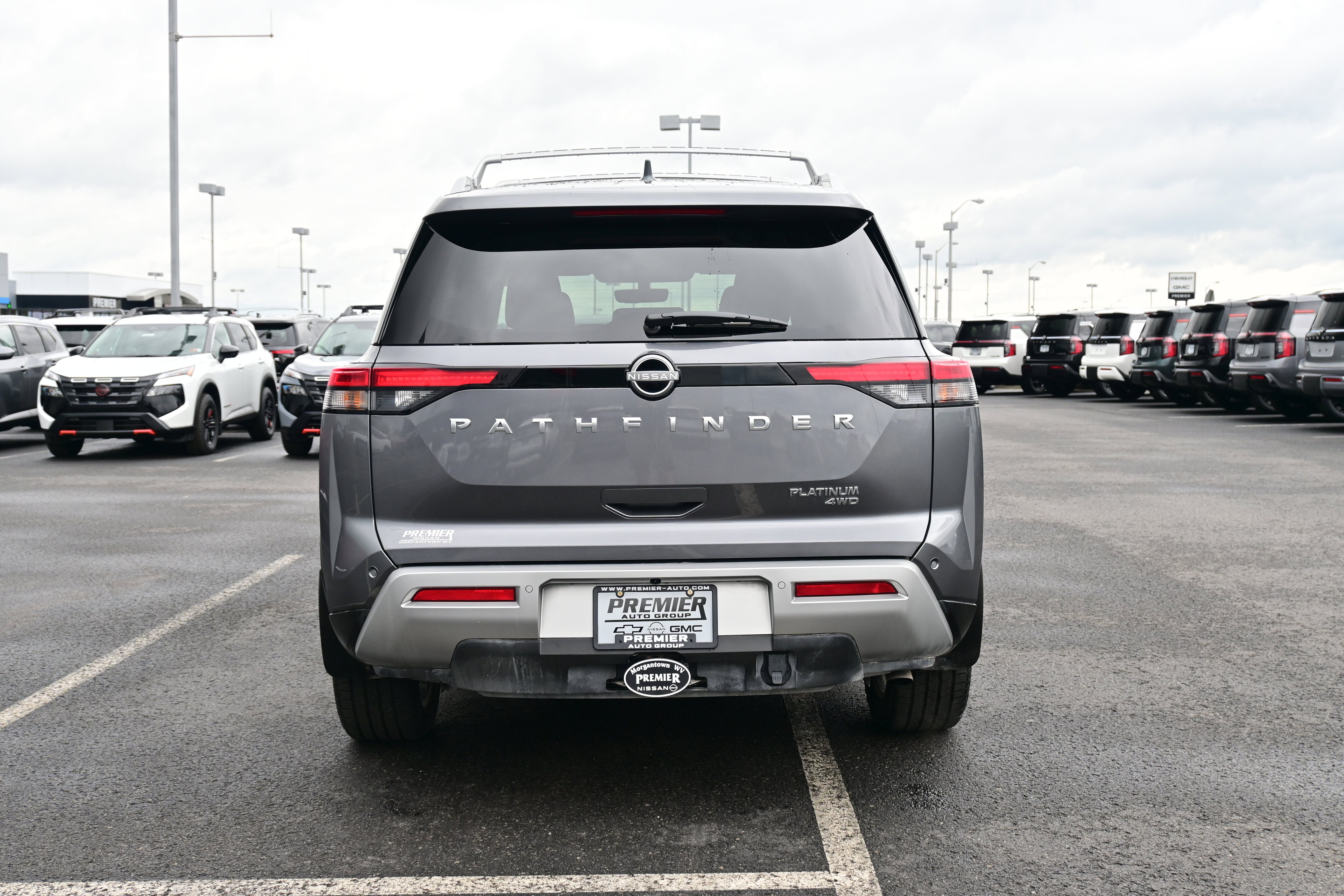 2024 Nissan Pathfinder Platinum