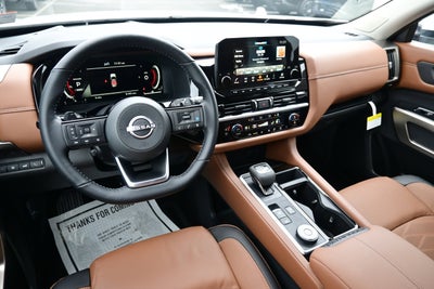 2025 Nissan Pathfinder Platinum