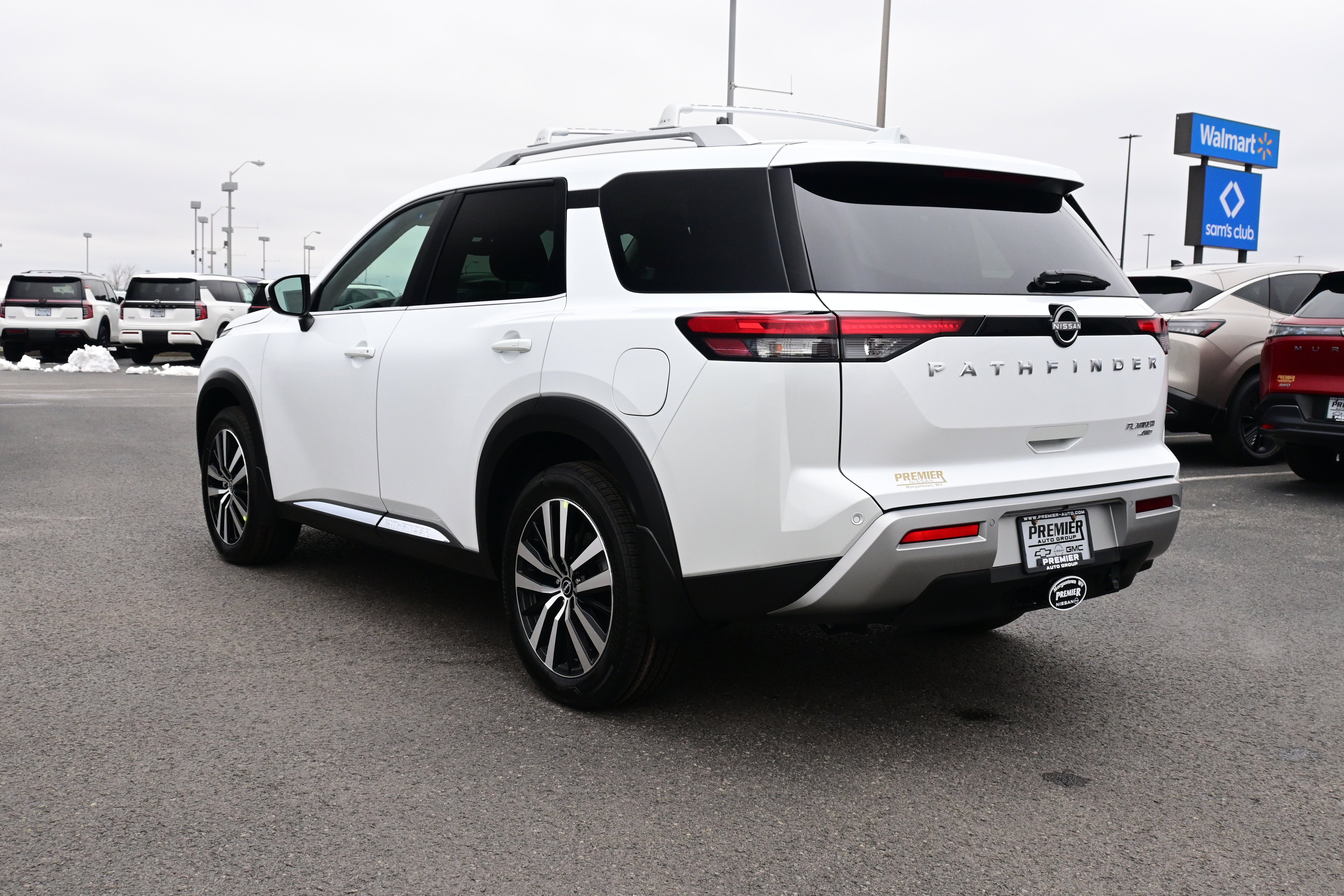 2025 Nissan Pathfinder Platinum