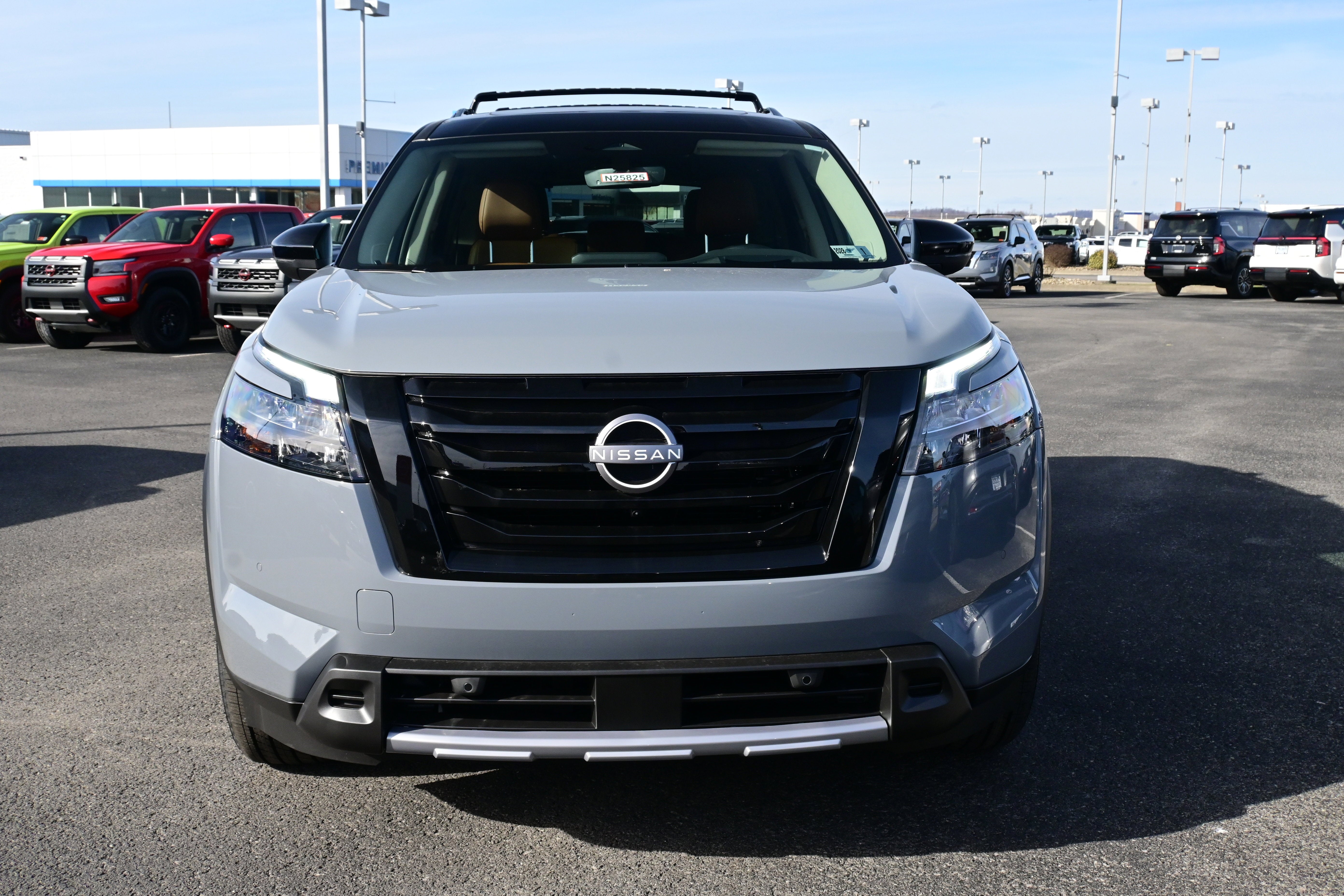 2025 Nissan Pathfinder Platinum
