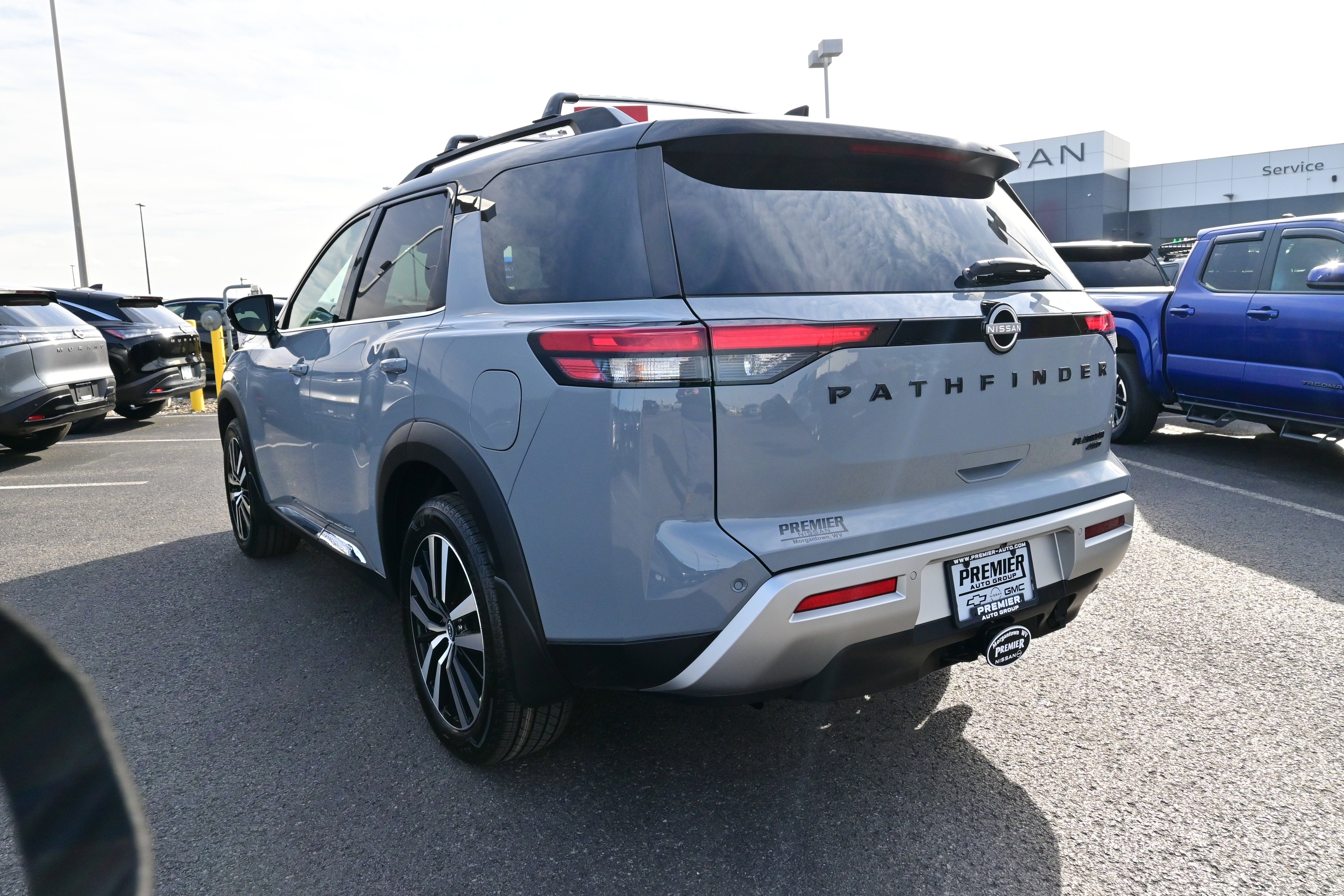 2025 Nissan Pathfinder Platinum