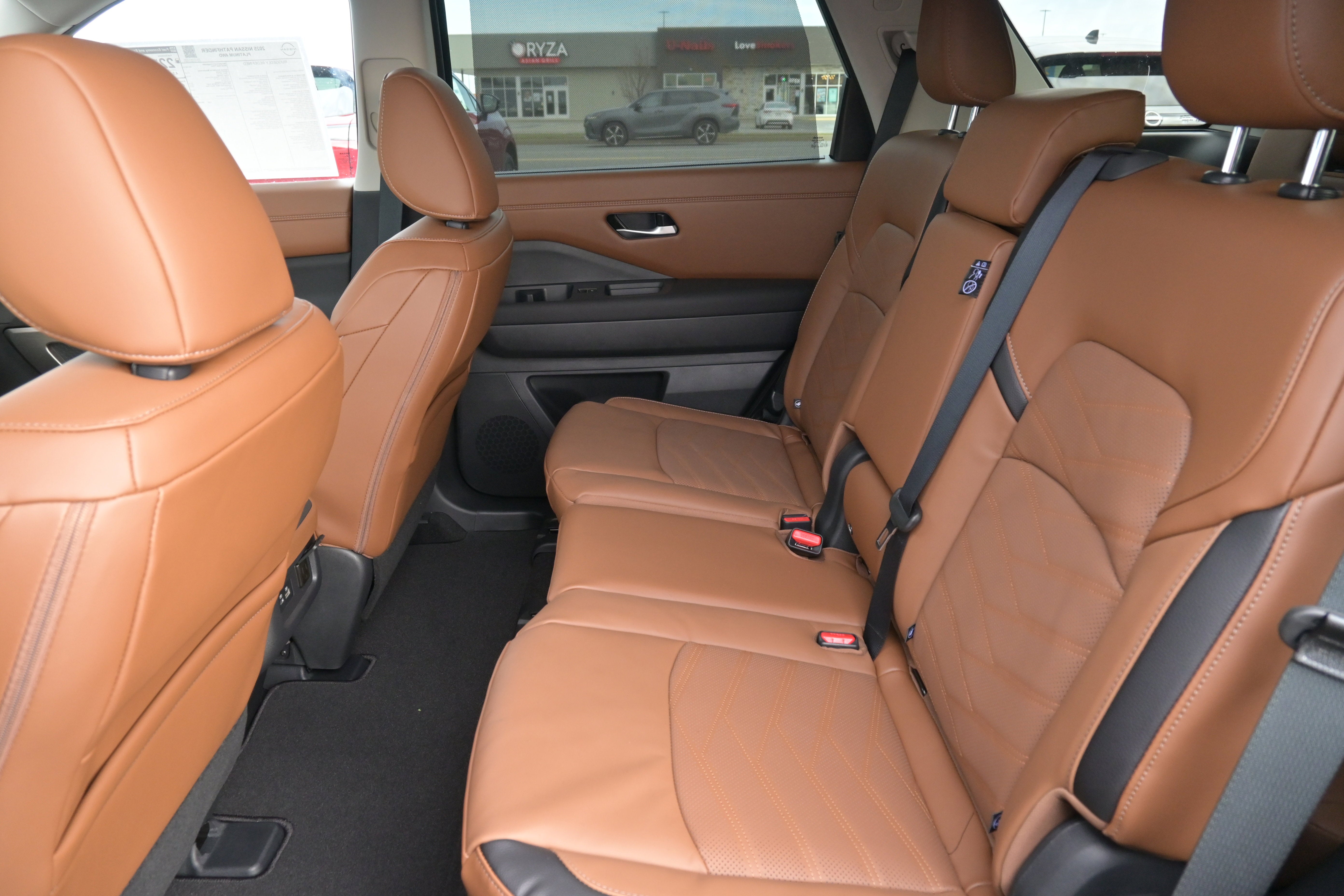 2025 Nissan Pathfinder Platinum