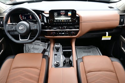 2025 Nissan Pathfinder Platinum