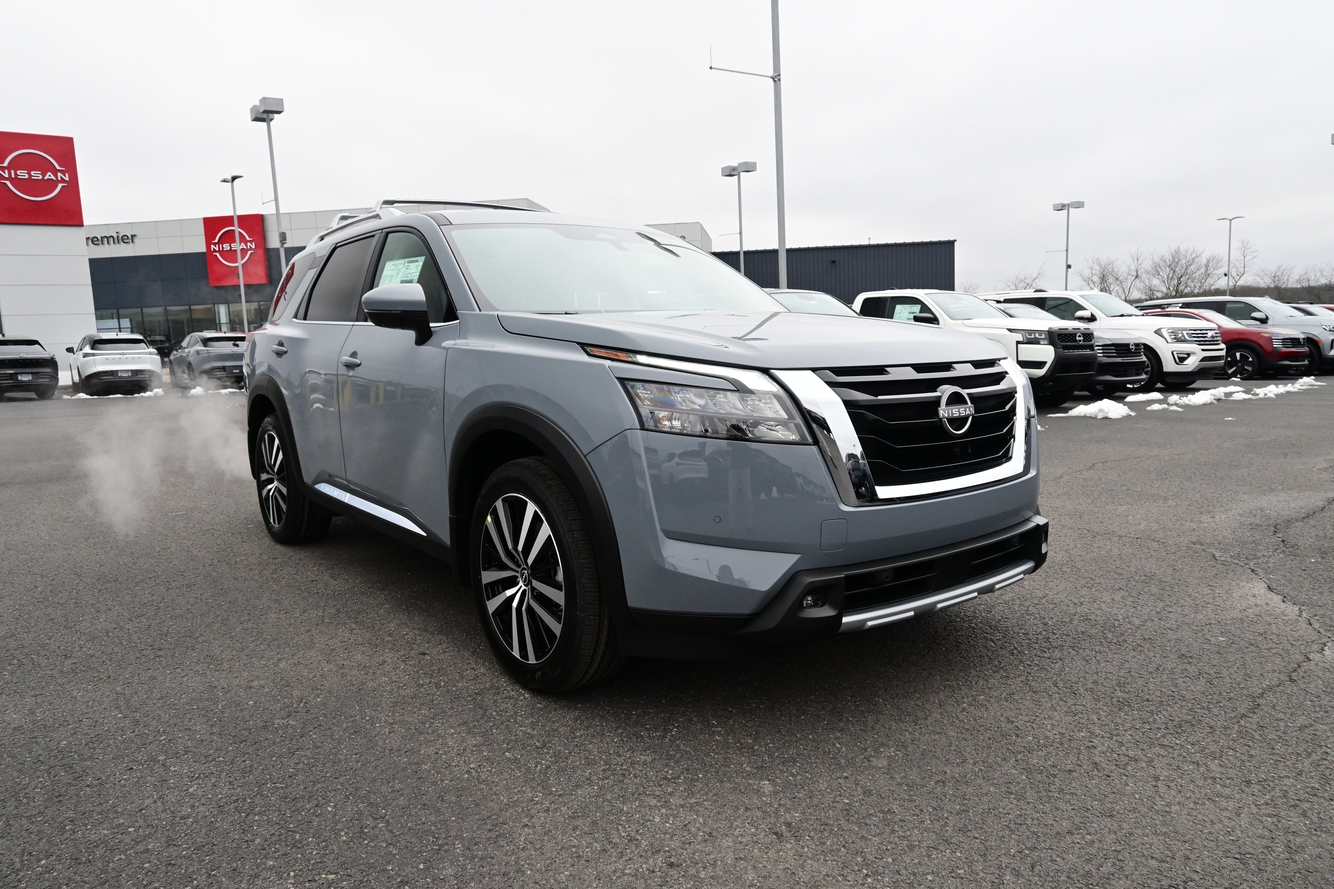 2025 Nissan Pathfinder Platinum