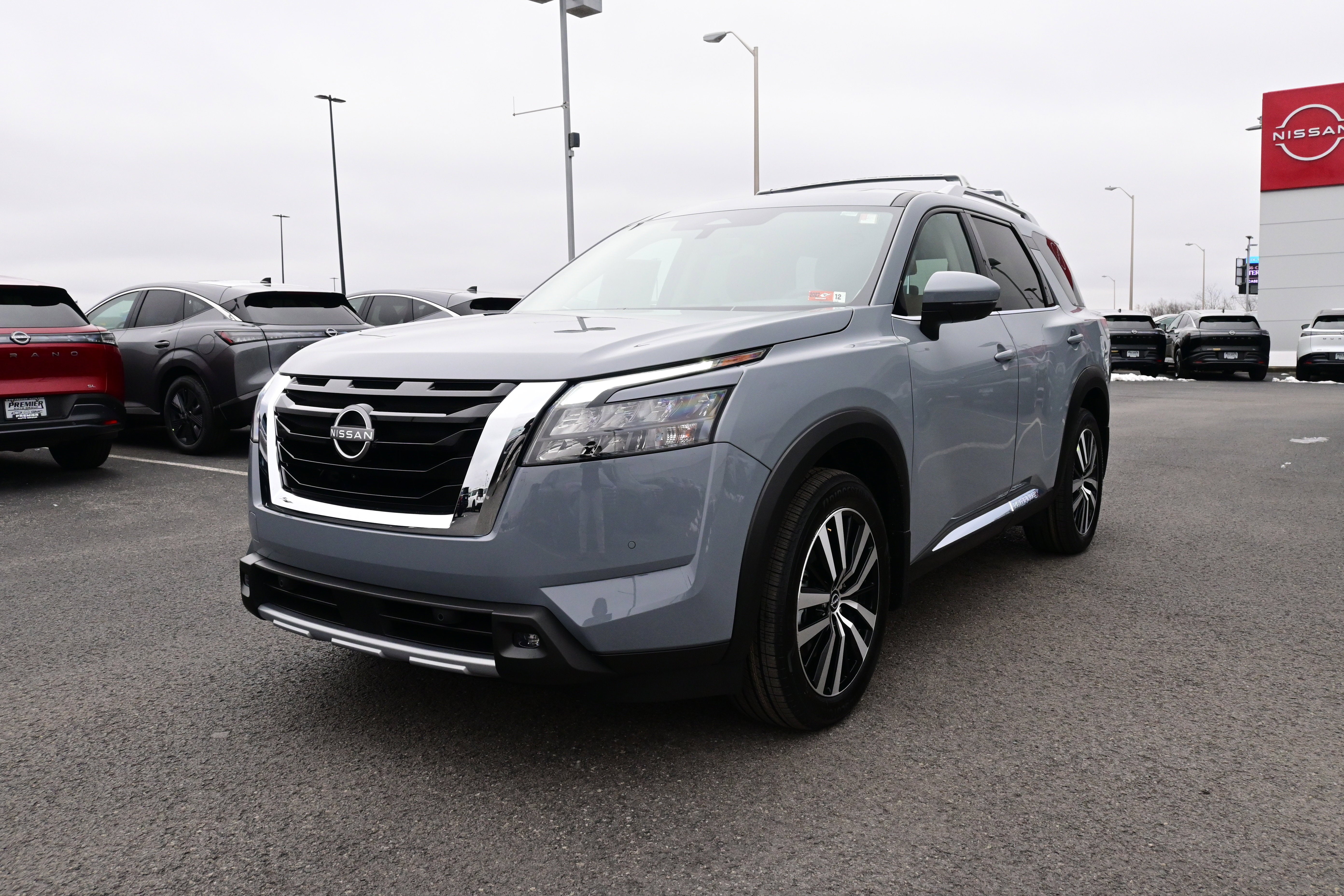 2025 Nissan Pathfinder Platinum