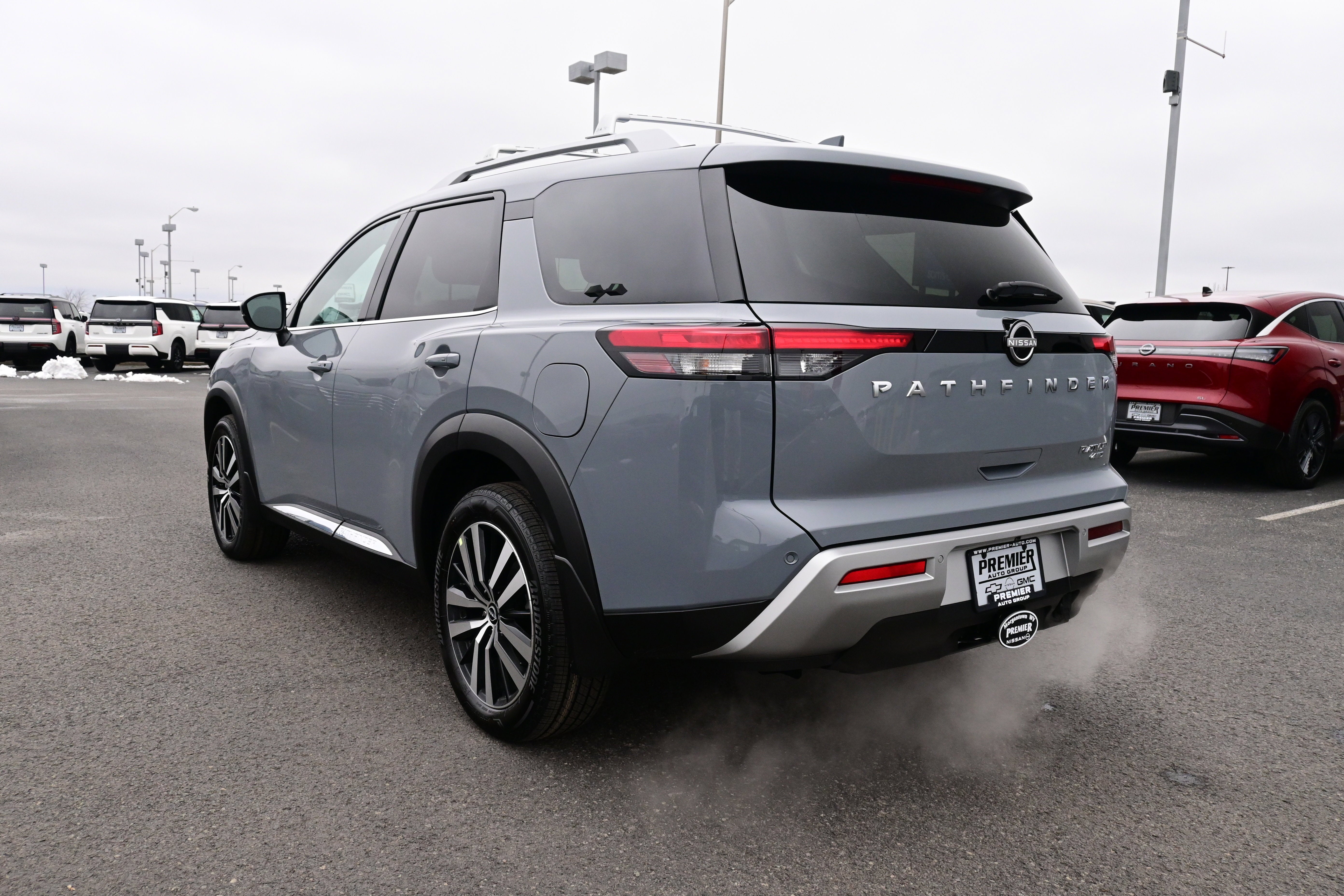 2025 Nissan Pathfinder Platinum