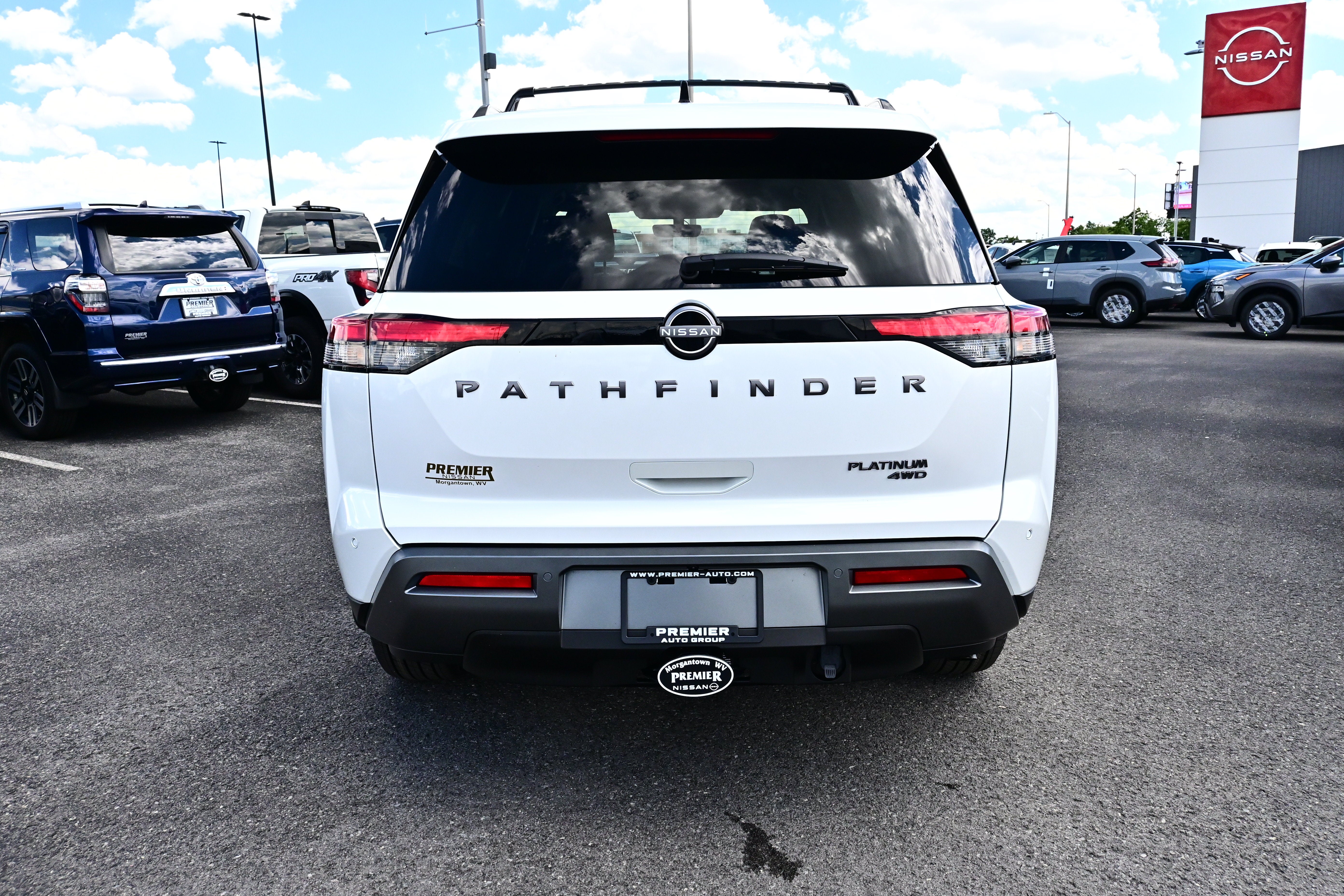 2026 Nissan Pathfinder Platinum