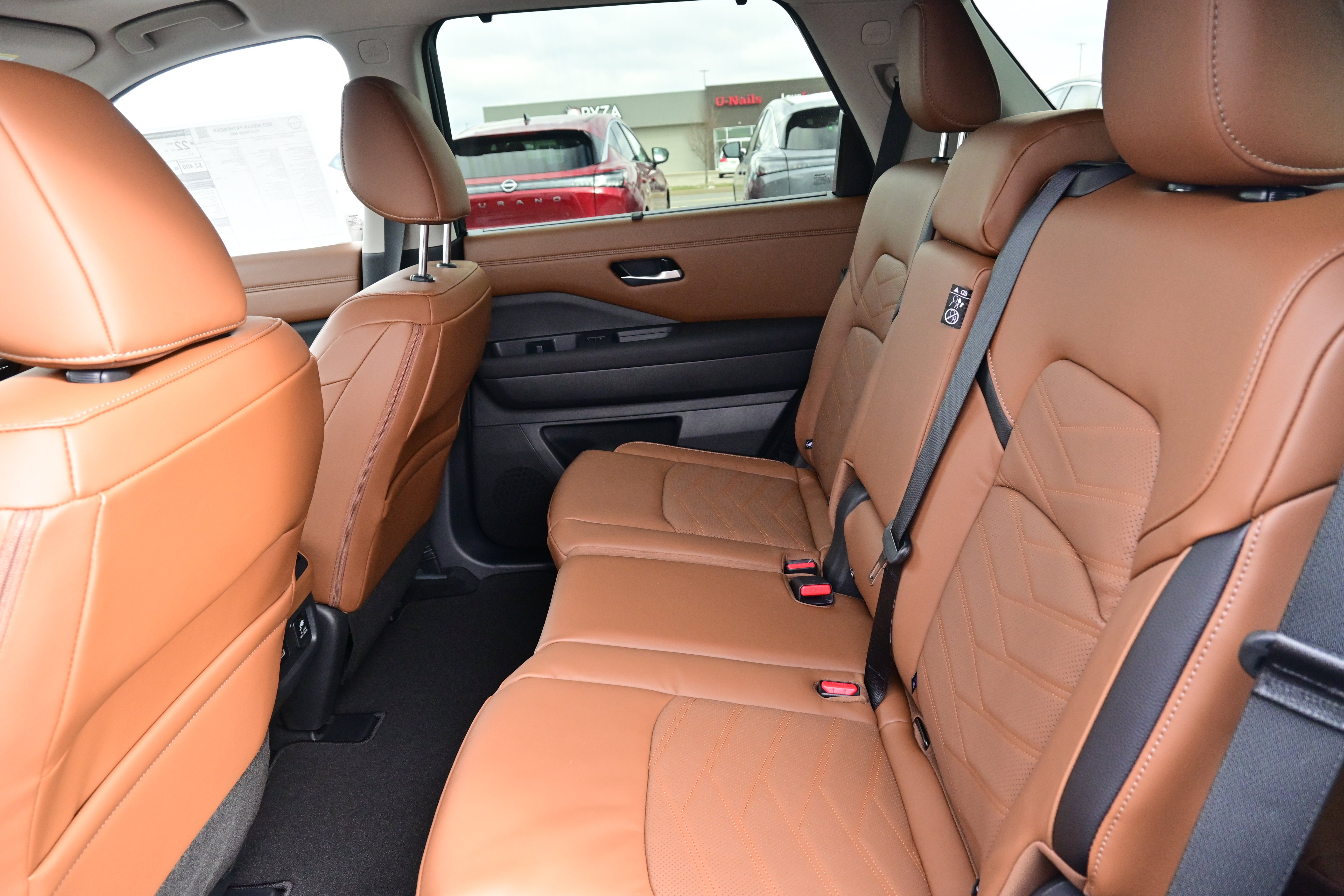 2025 Nissan Pathfinder Platinum