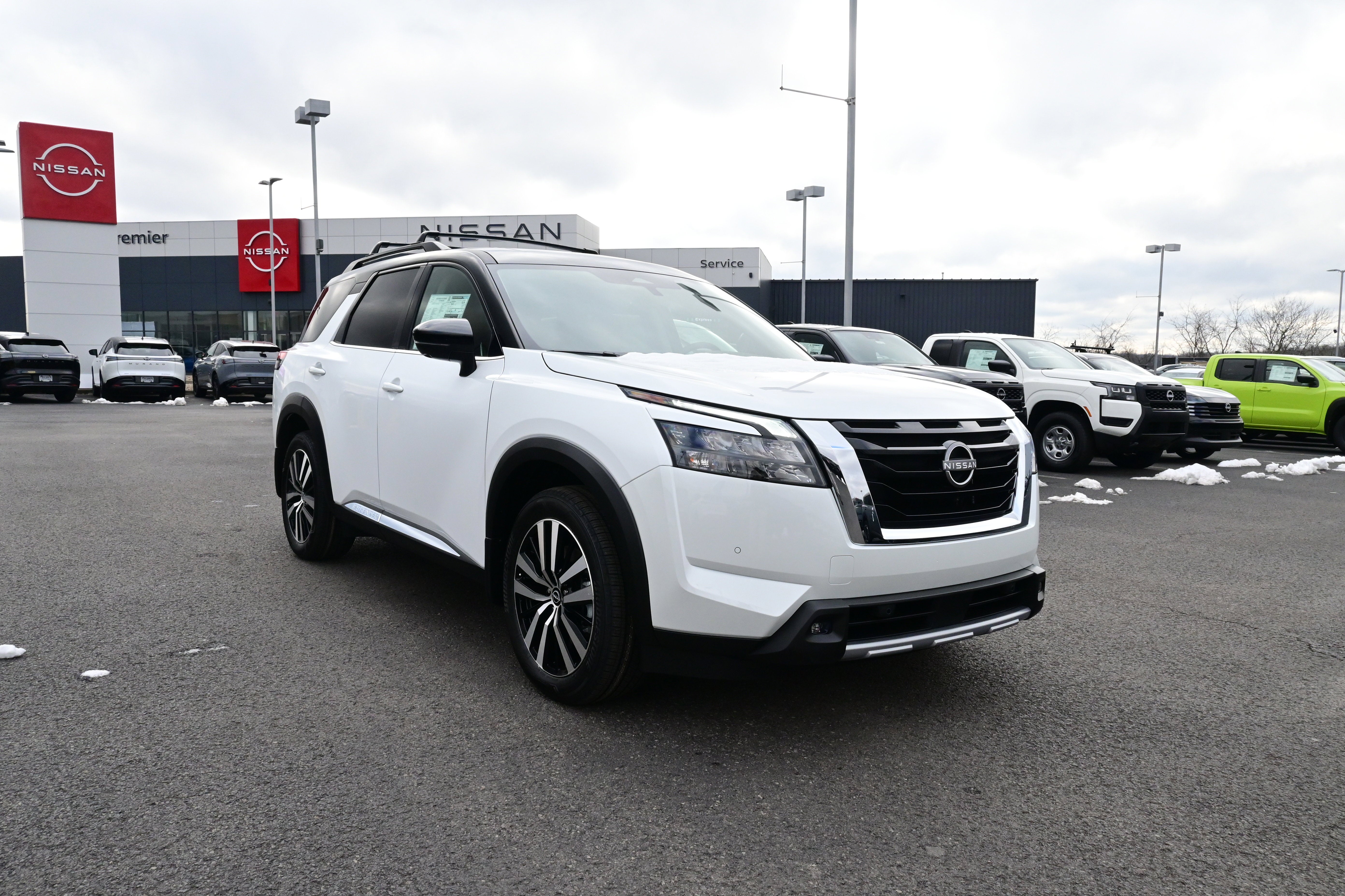 2025 Nissan Pathfinder Platinum