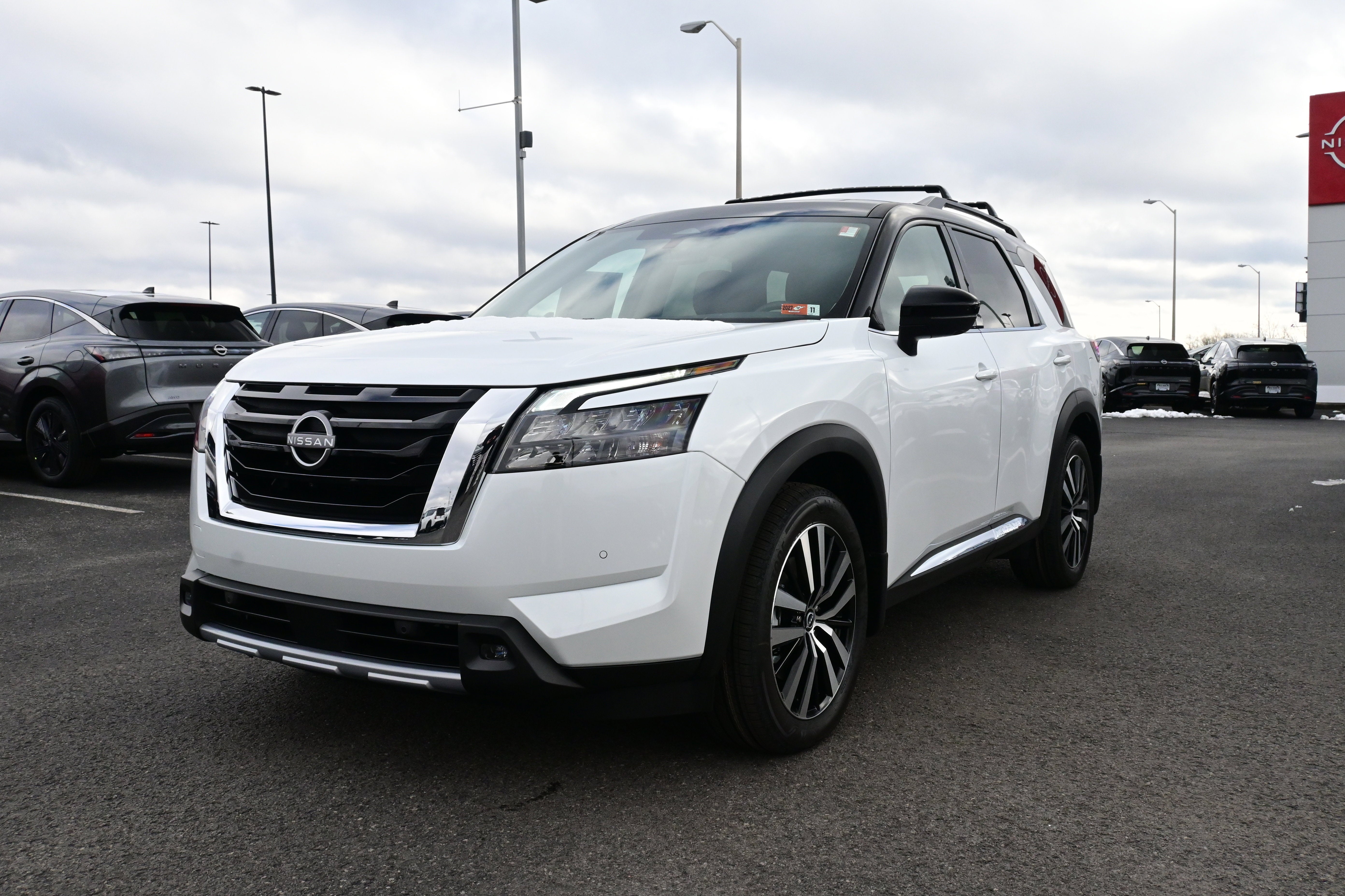 2025 Nissan Pathfinder Platinum