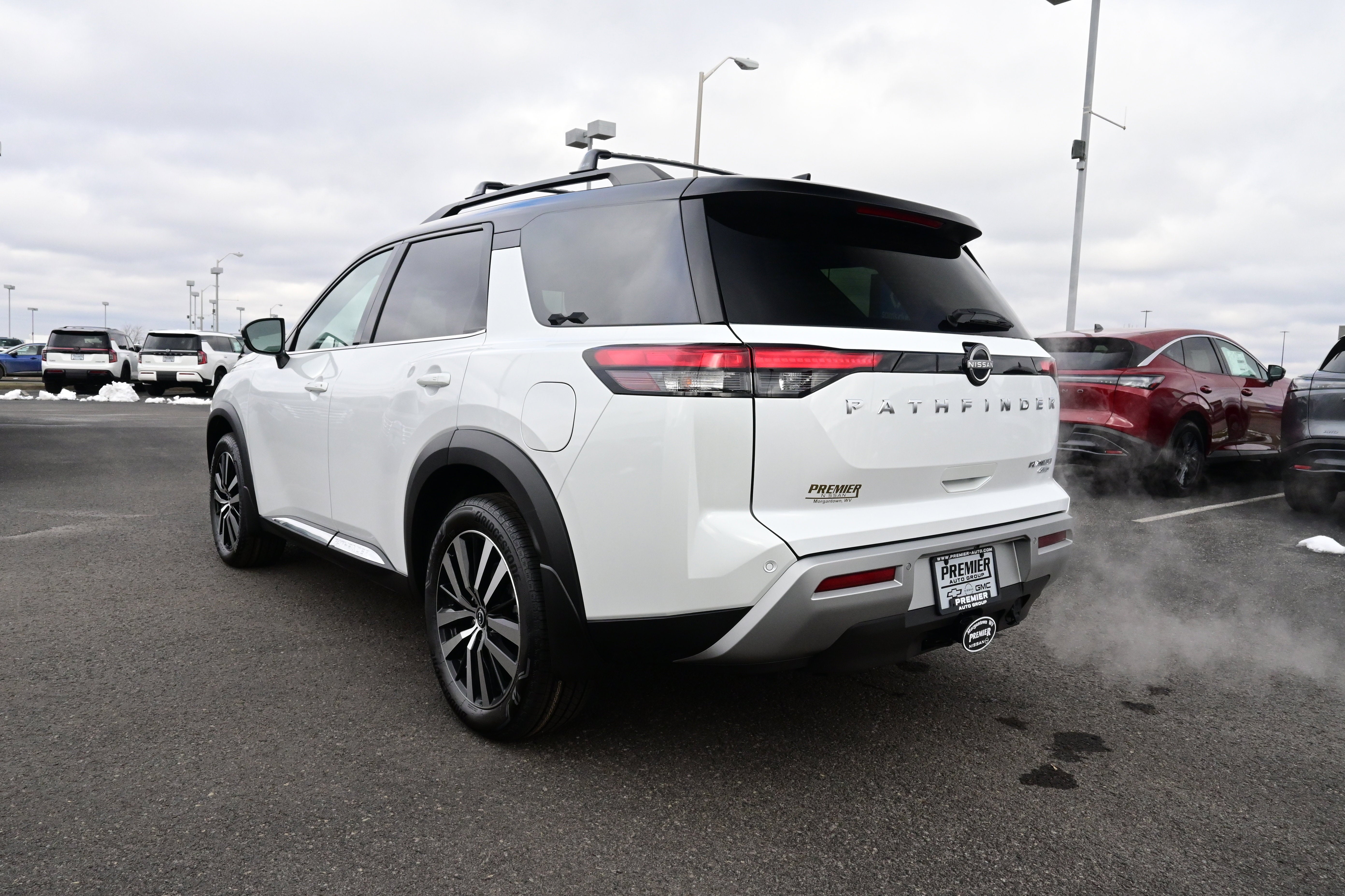 2025 Nissan Pathfinder Platinum