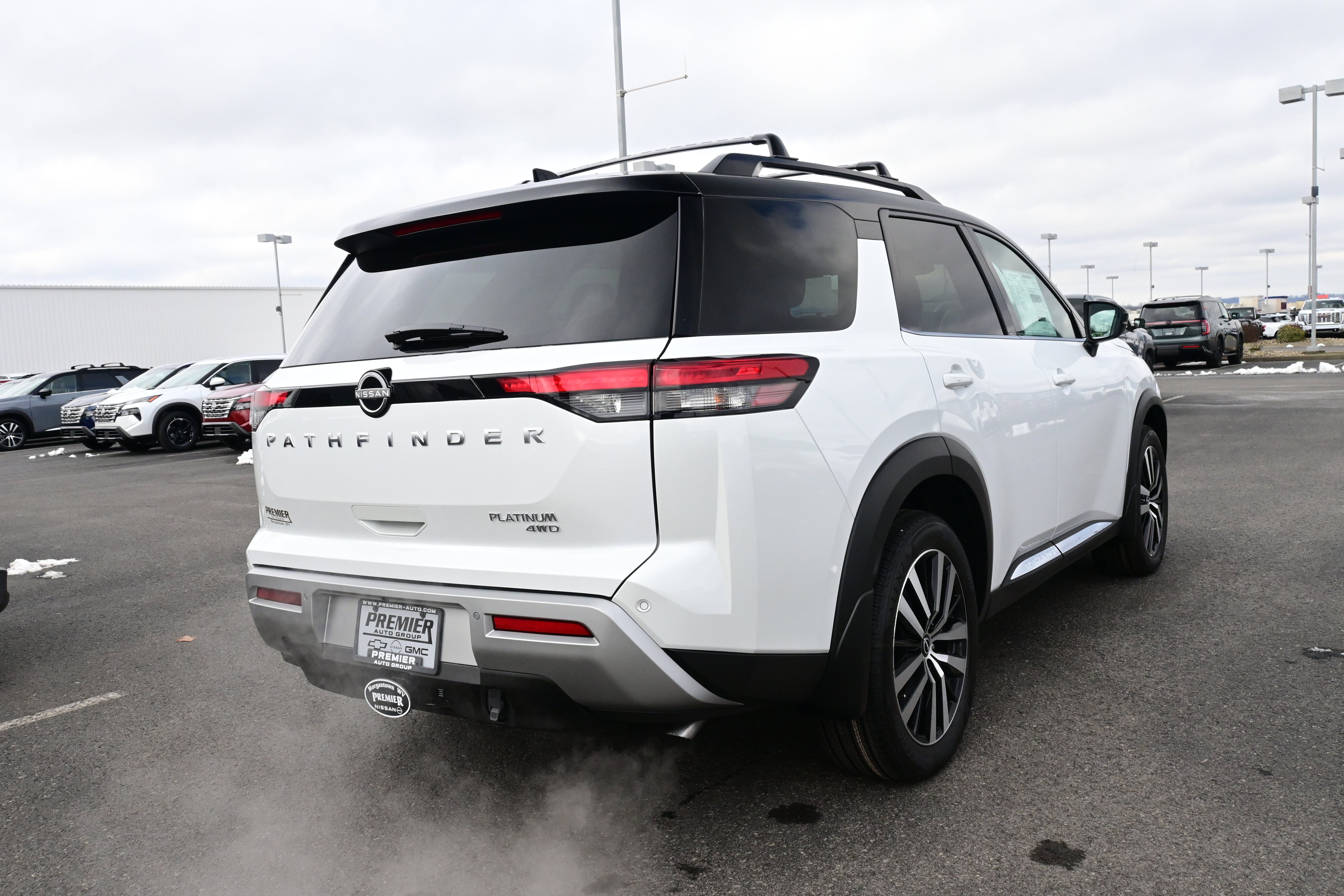 2025 Nissan Pathfinder Platinum