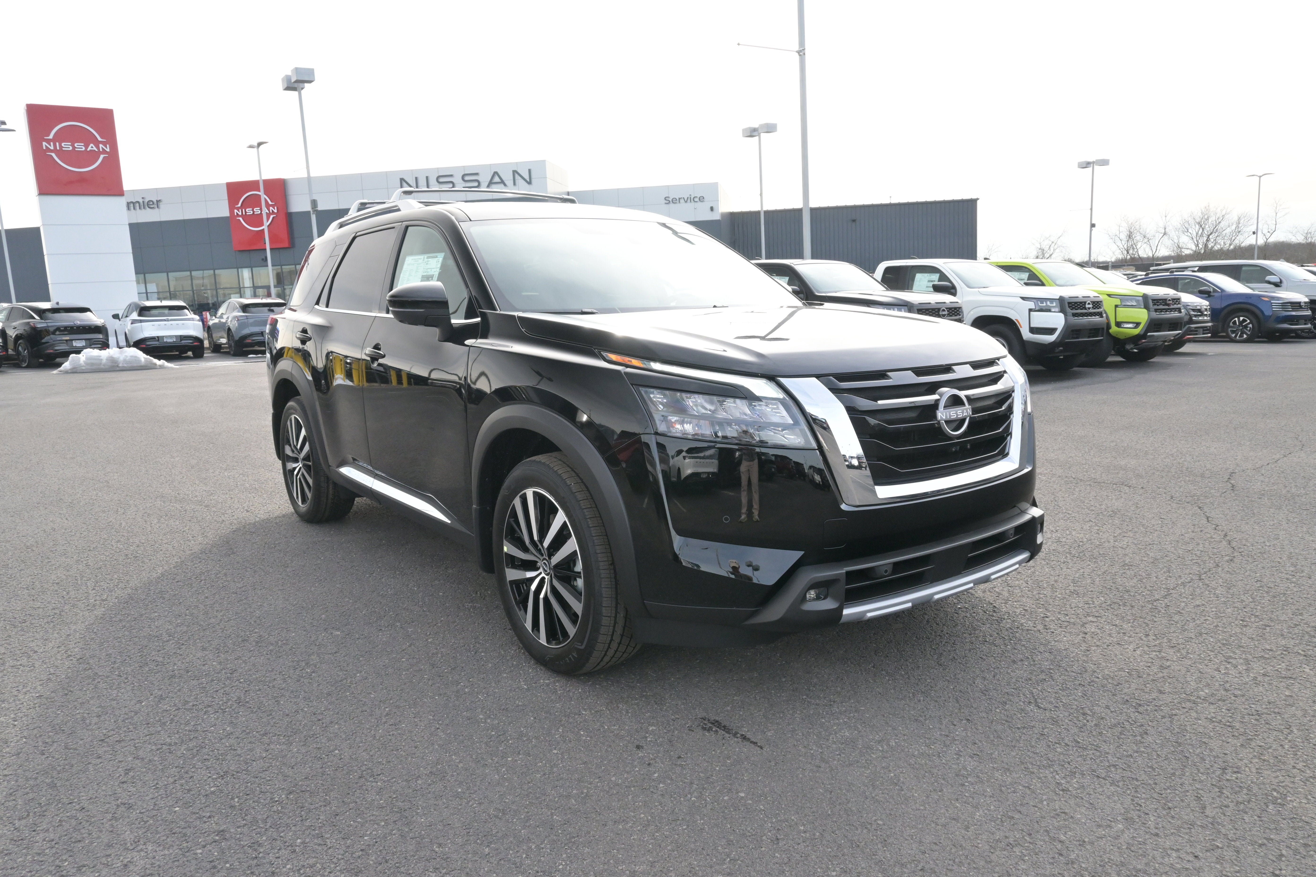 2025 Nissan Pathfinder Platinum