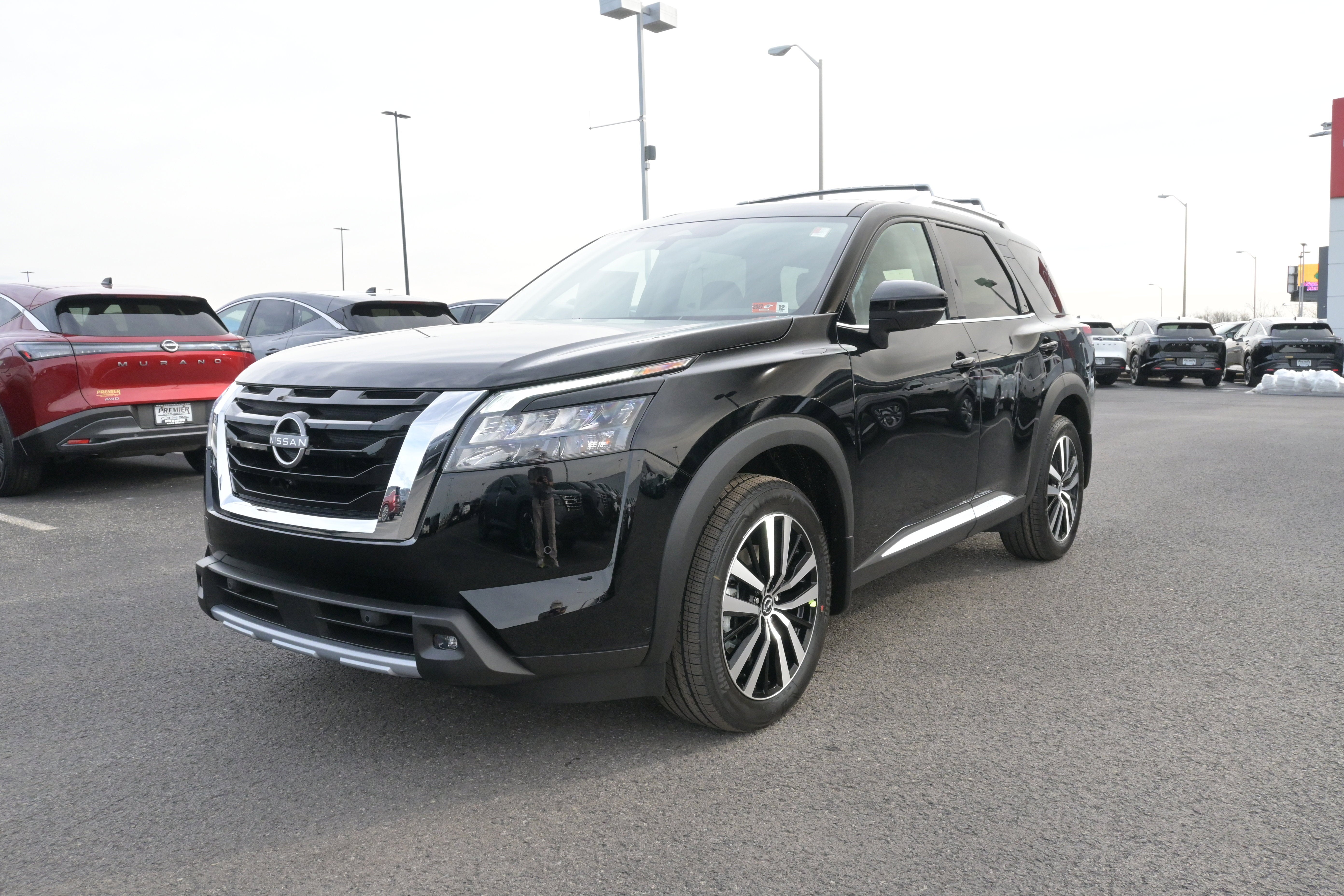 2025 Nissan Pathfinder Platinum