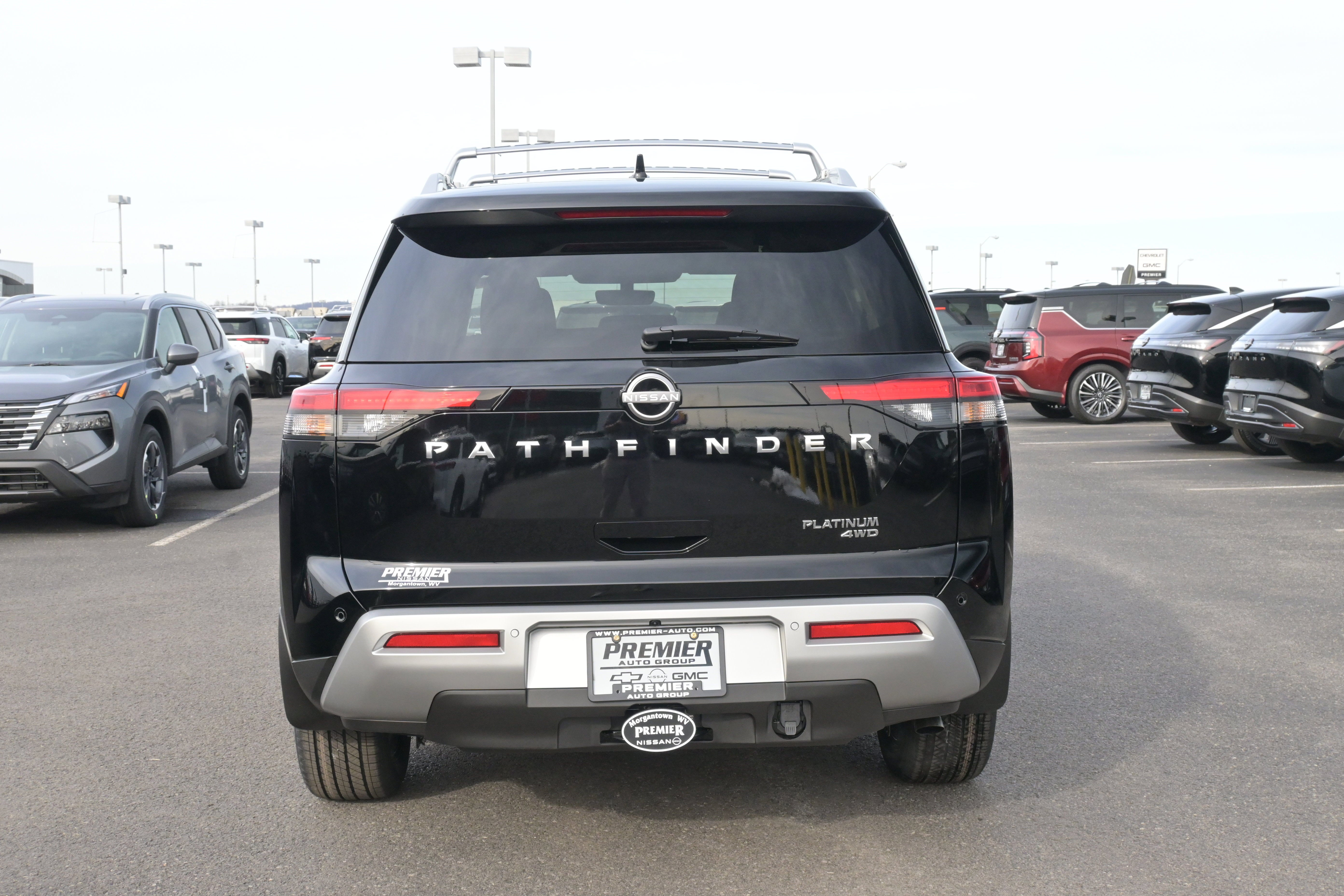 2025 Nissan Pathfinder Platinum