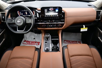 2025 Nissan Pathfinder Platinum