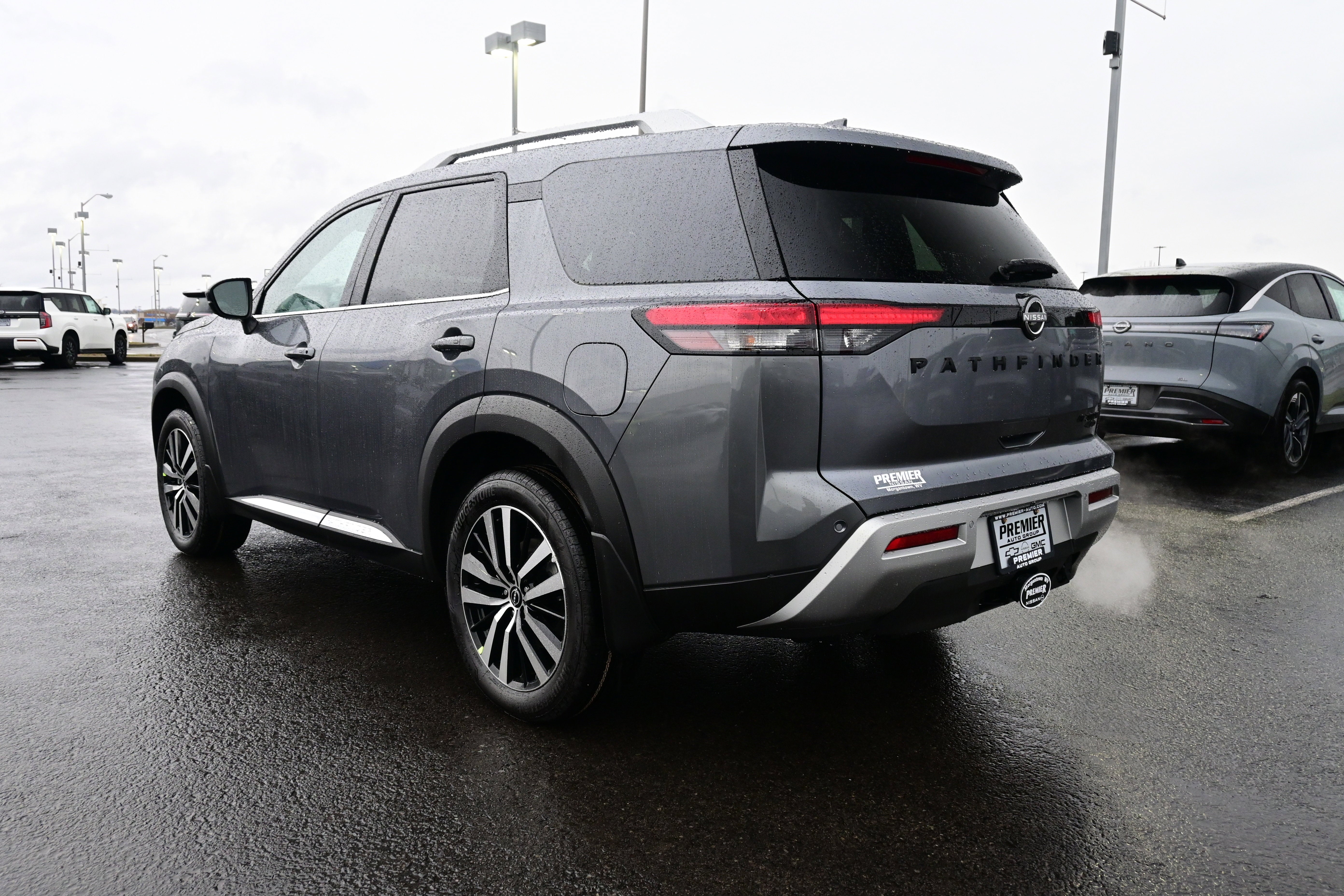 2025 Nissan Pathfinder Platinum