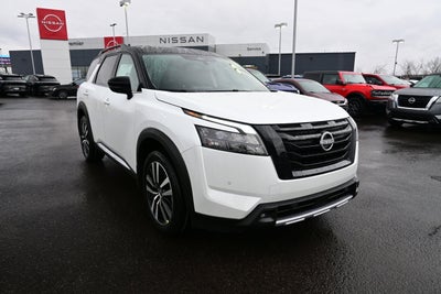 2025 Nissan Pathfinder Platinum