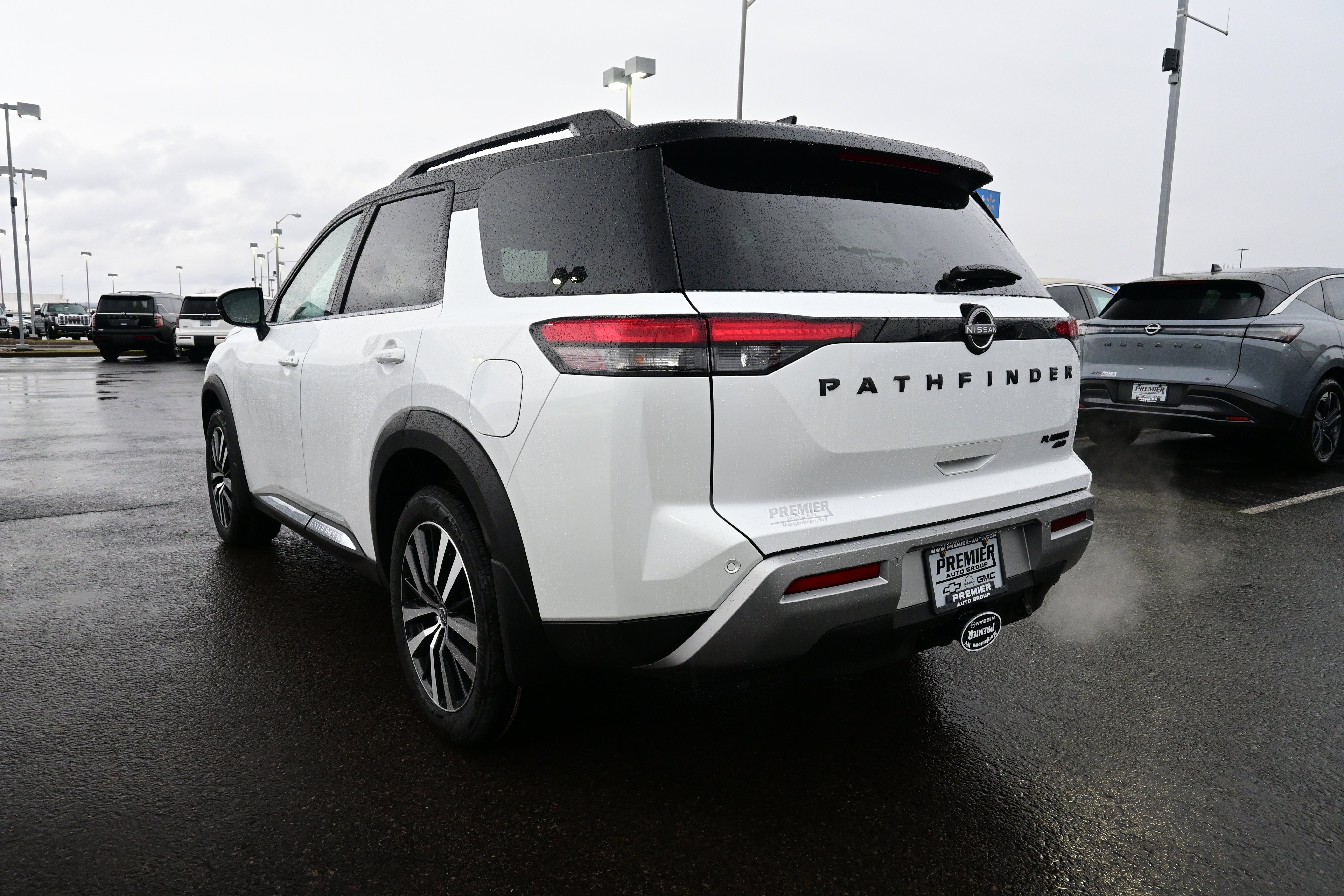 2025 Nissan Pathfinder Platinum