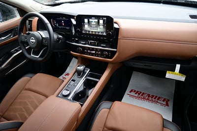 2025 Nissan Pathfinder Platinum