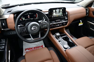 2025 Nissan Pathfinder Platinum