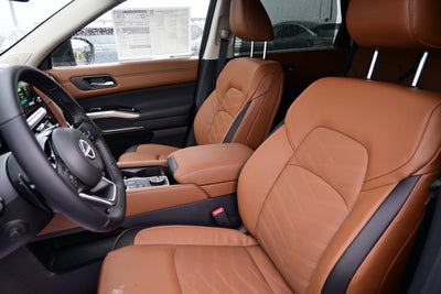 2025 Nissan Pathfinder Platinum