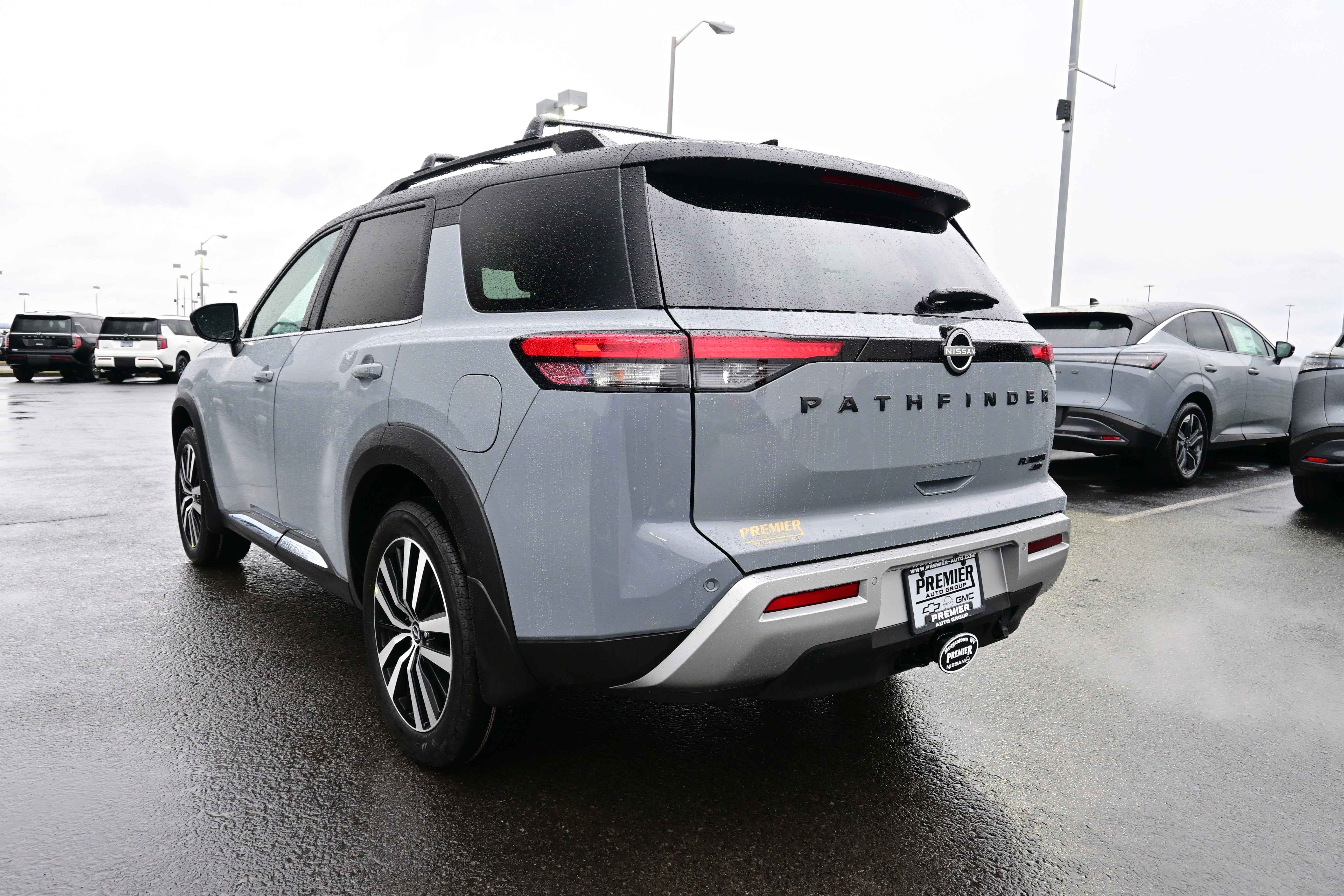 2025 Nissan Pathfinder Platinum