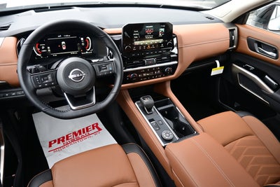 2025 Nissan Pathfinder Platinum