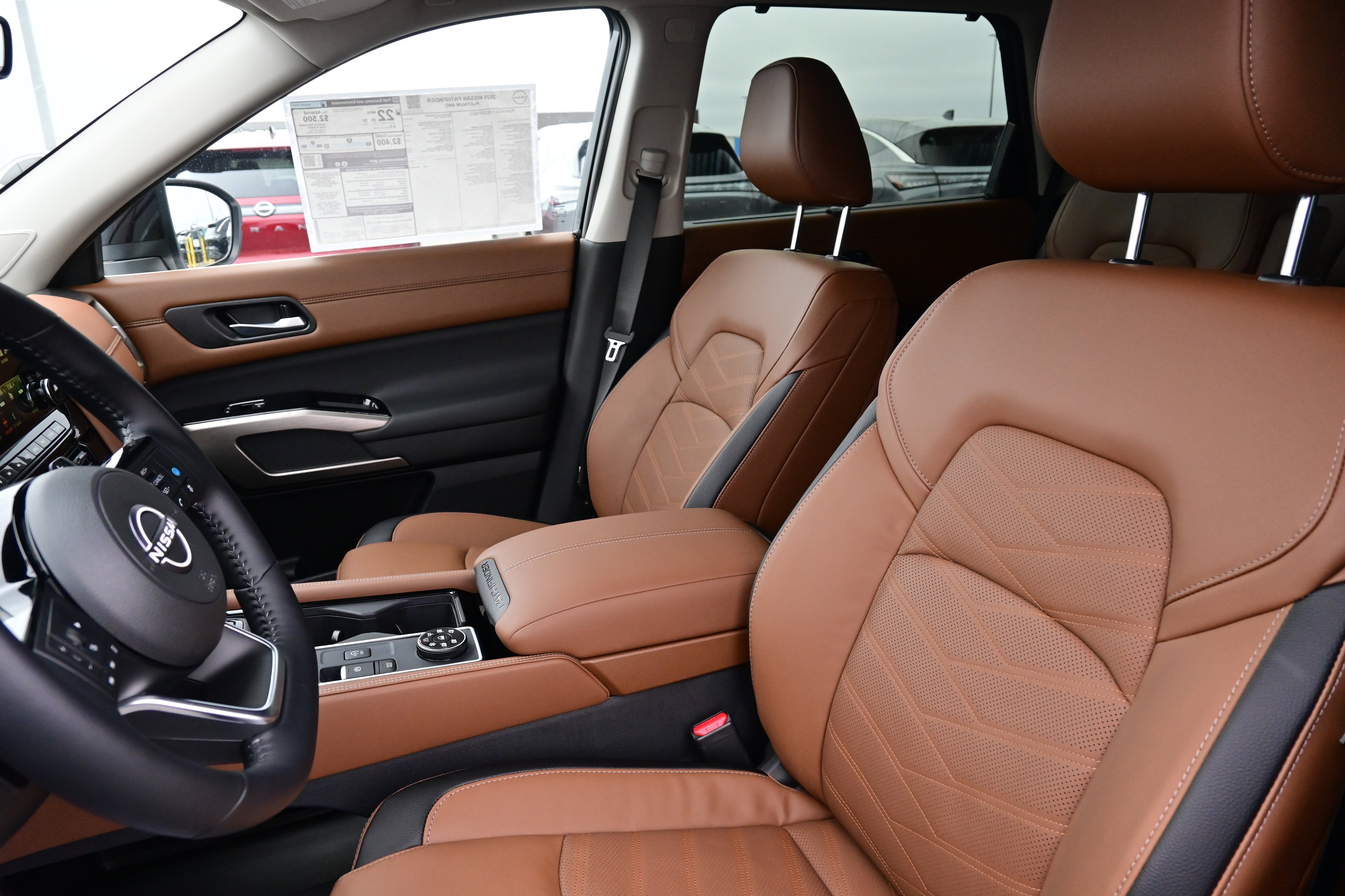 2025 Nissan Pathfinder Platinum