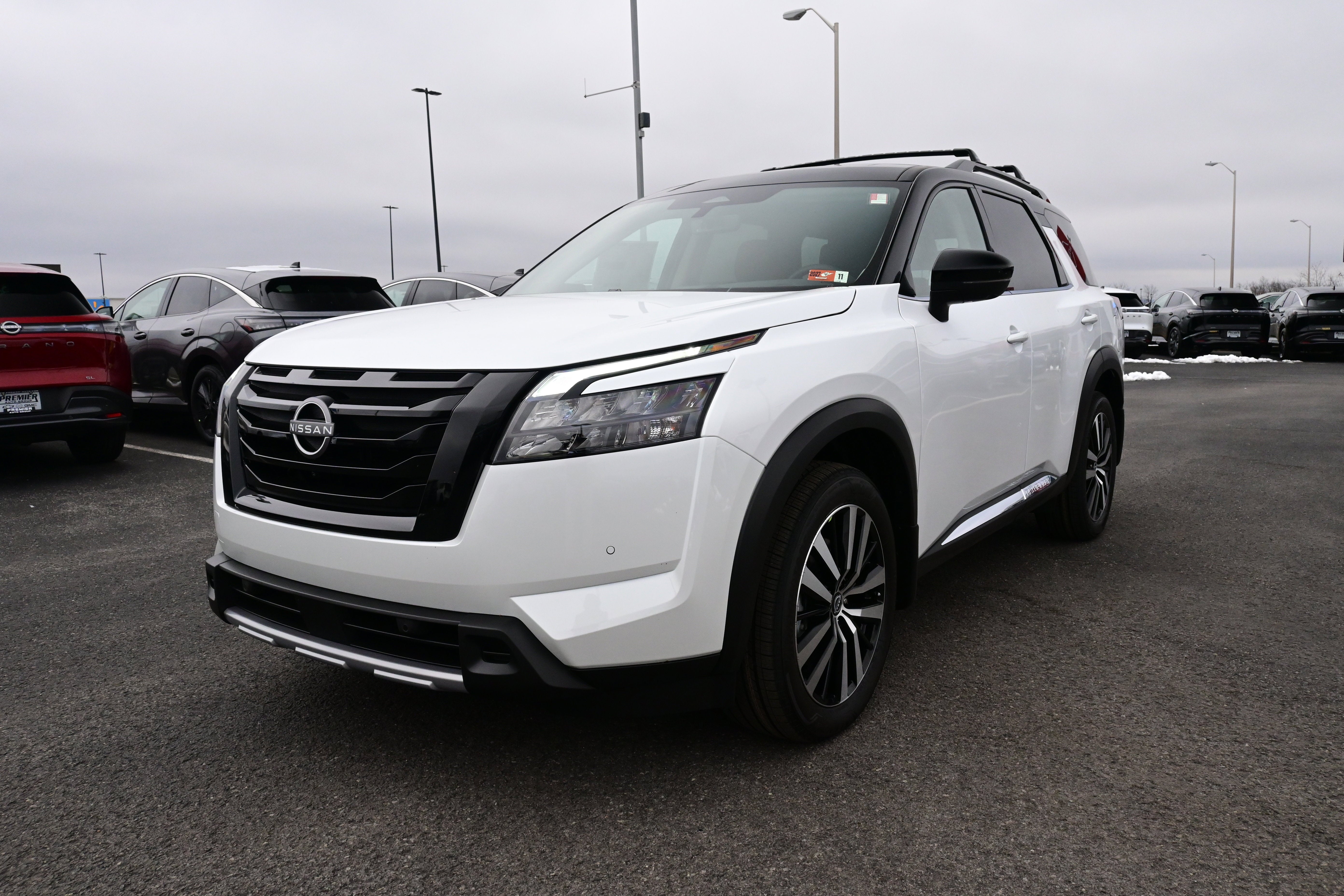 2025 Nissan Pathfinder Platinum