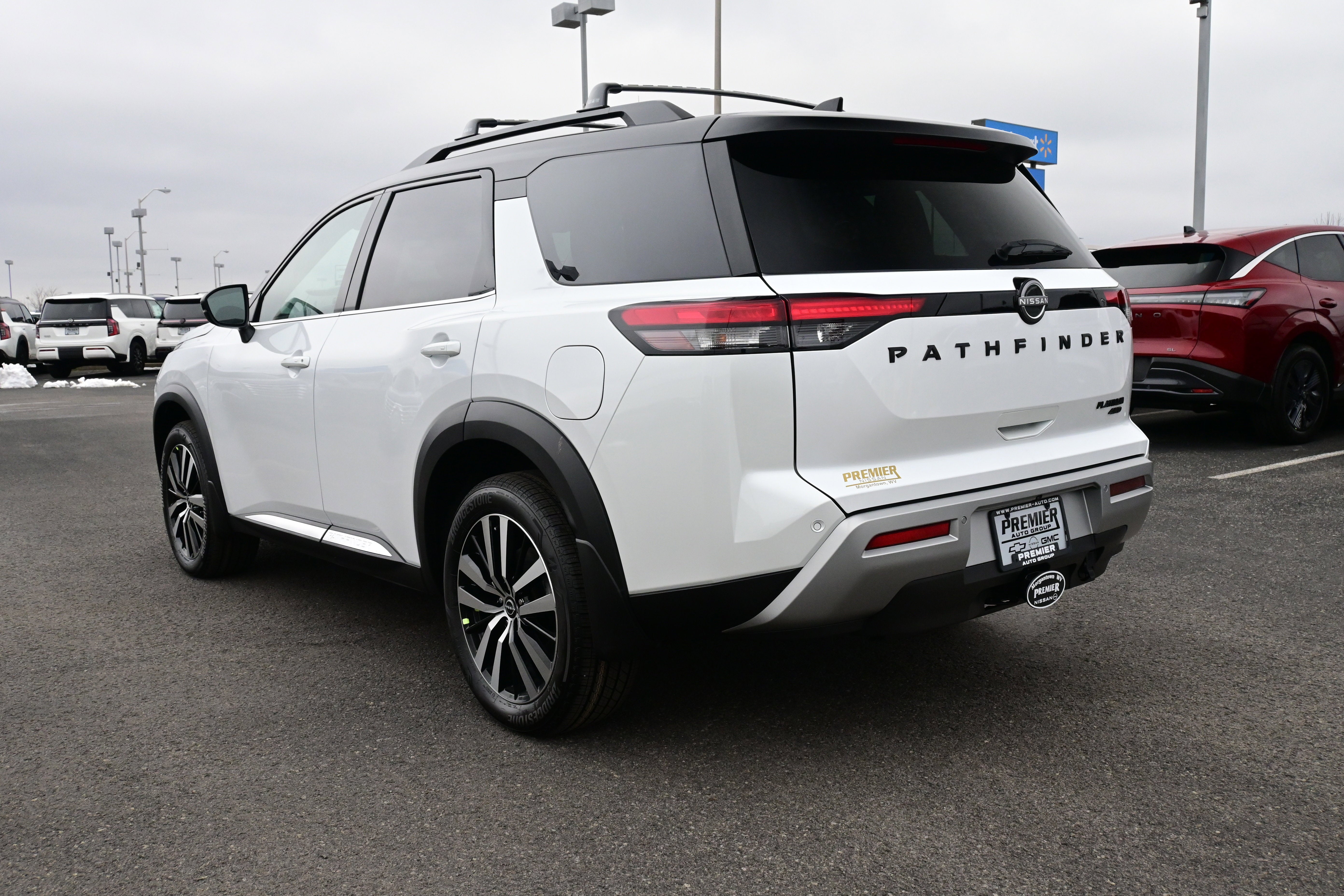 2025 Nissan Pathfinder Platinum