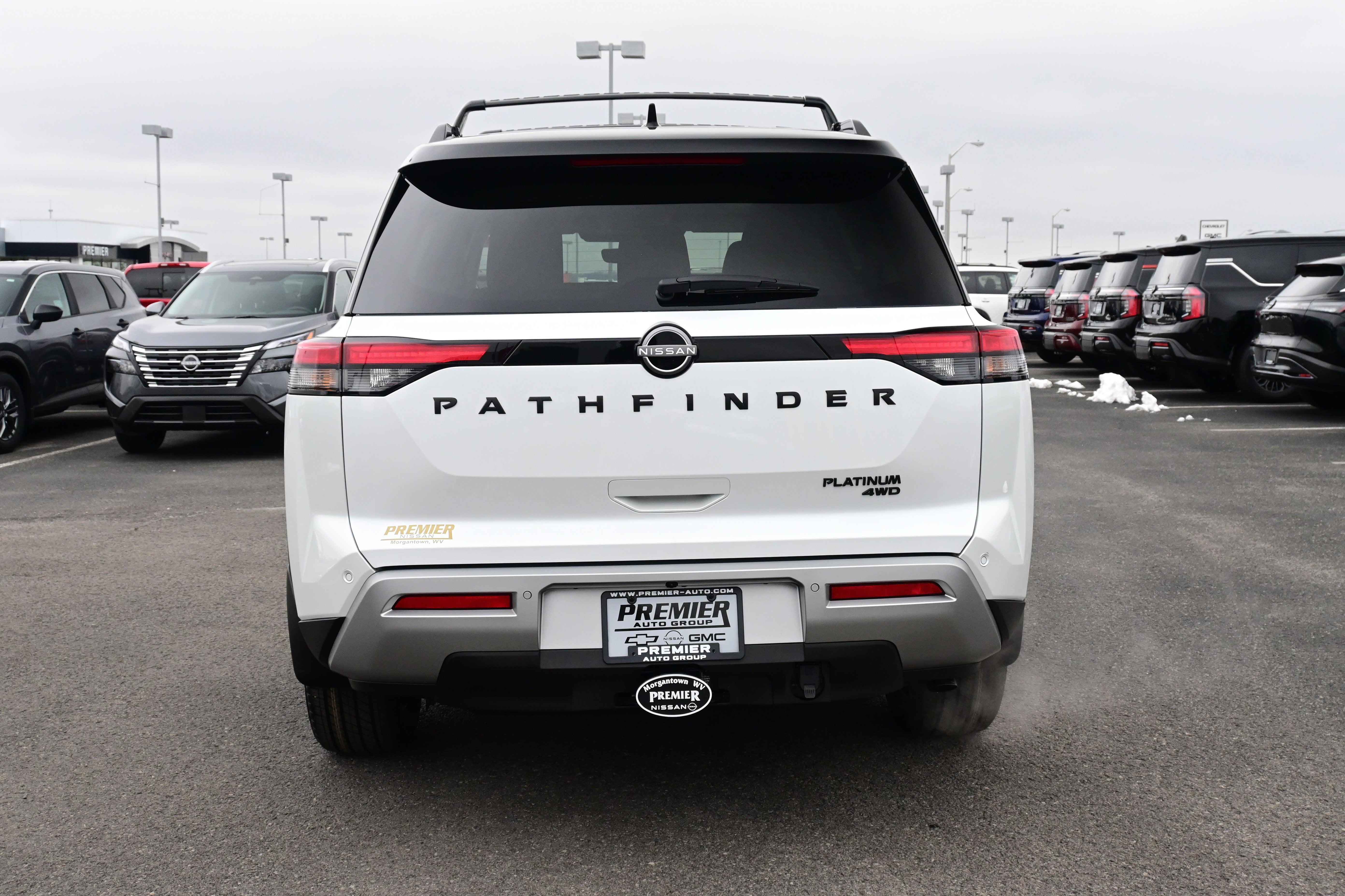2025 Nissan Pathfinder Platinum