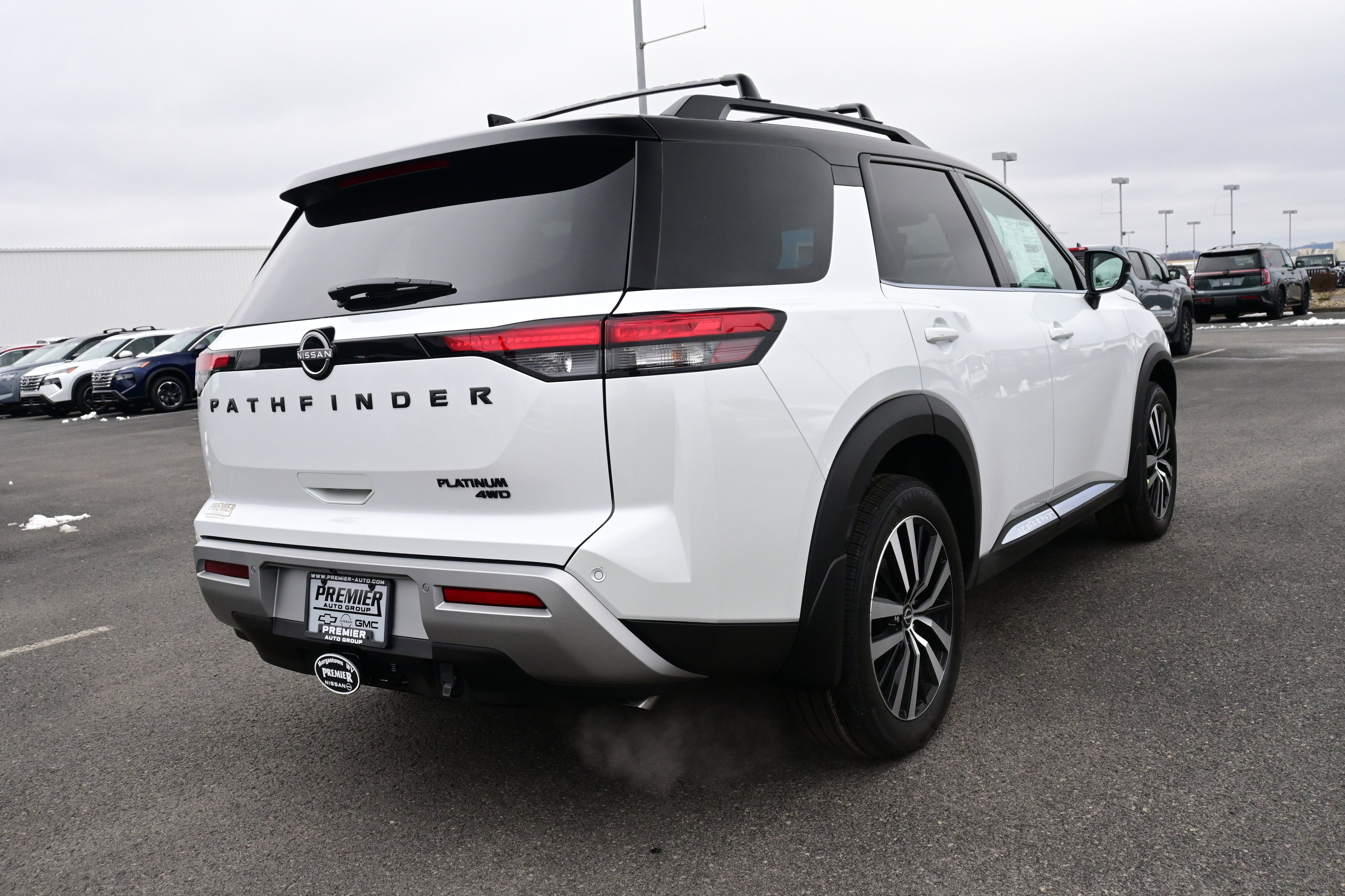 2025 Nissan Pathfinder Platinum