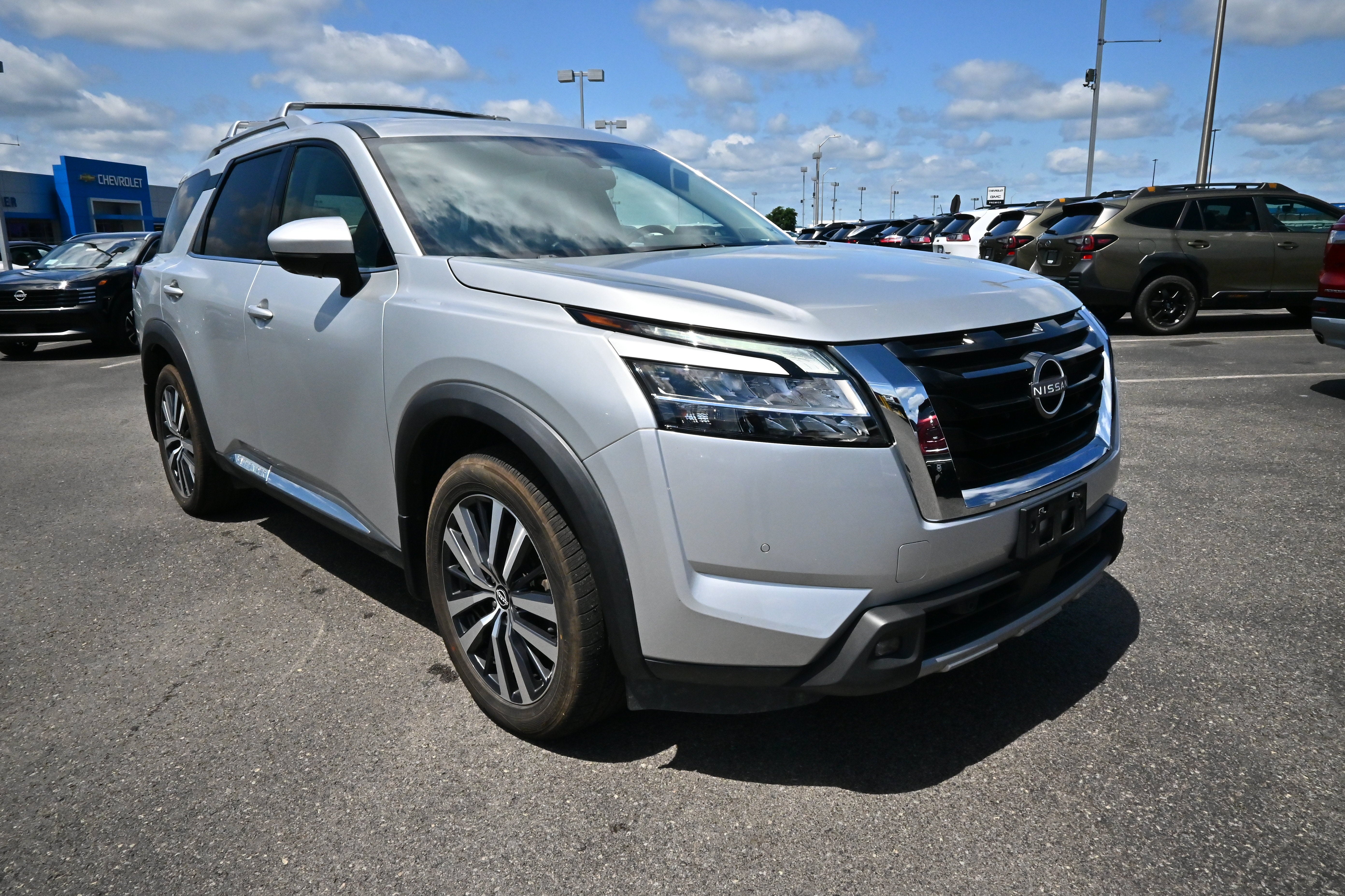 2022 Nissan Pathfinder Platinum