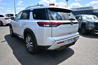 2022 Nissan Pathfinder Platinum