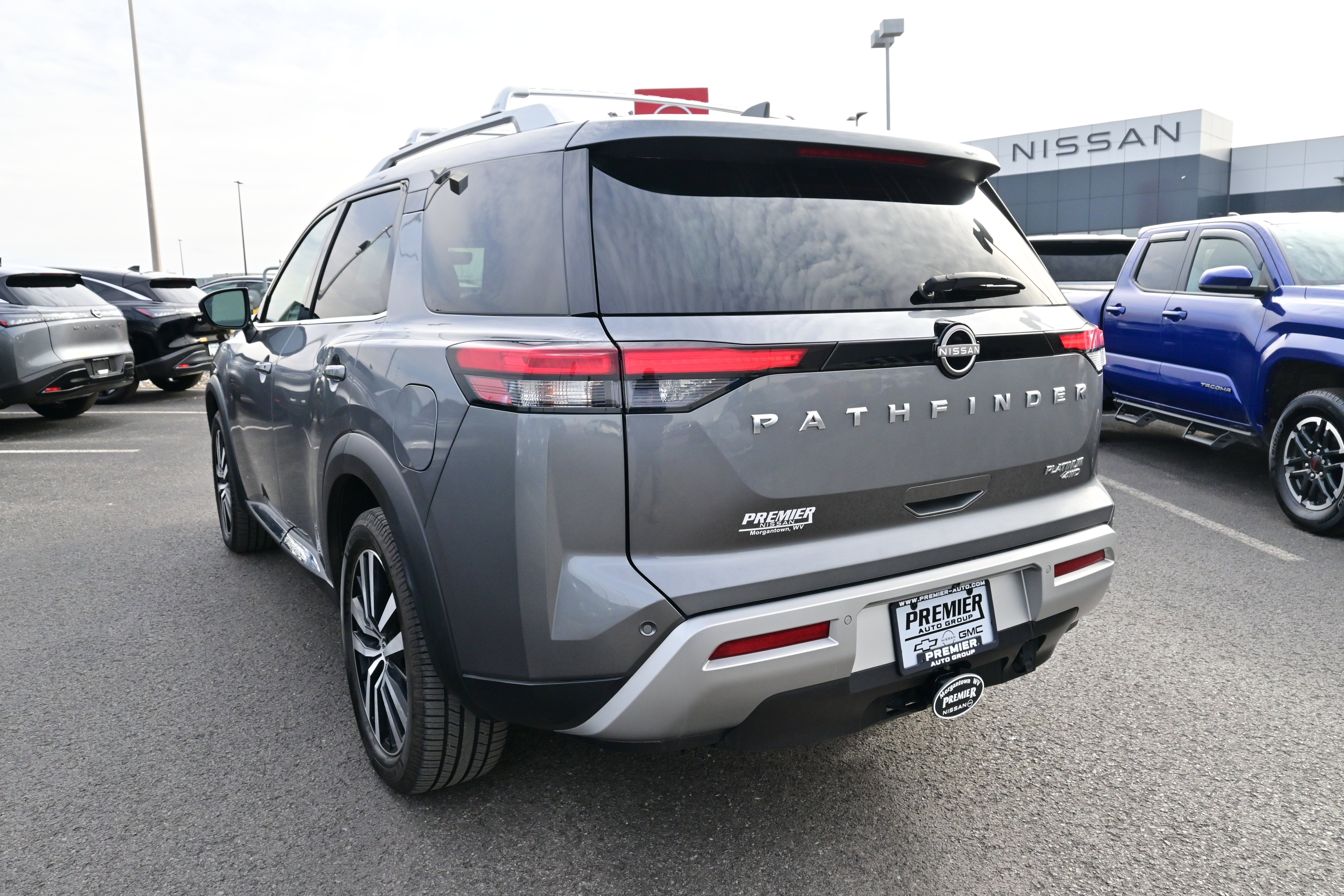 2023 Nissan Pathfinder Platinum