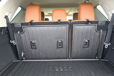 2025 Nissan Pathfinder Platinum